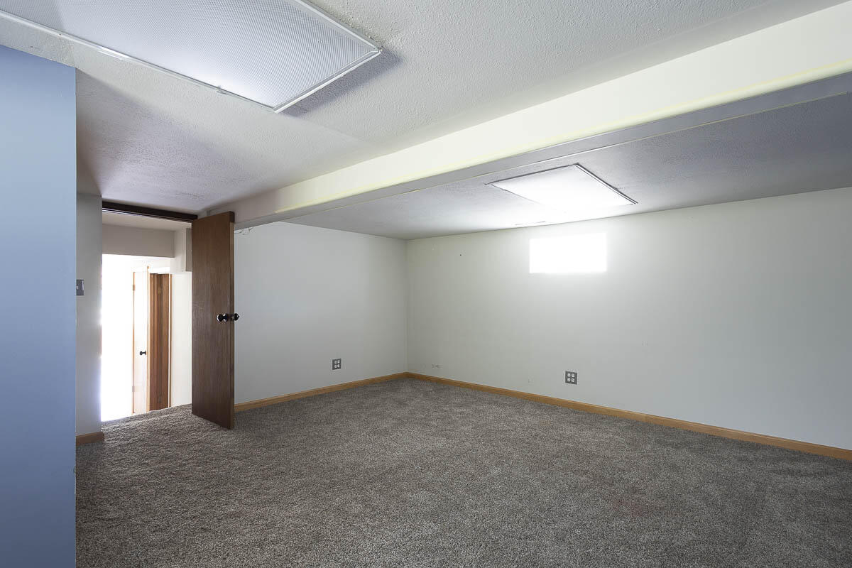 810 Woodland Terrace, Valparaiso, IN 46383; Image #37