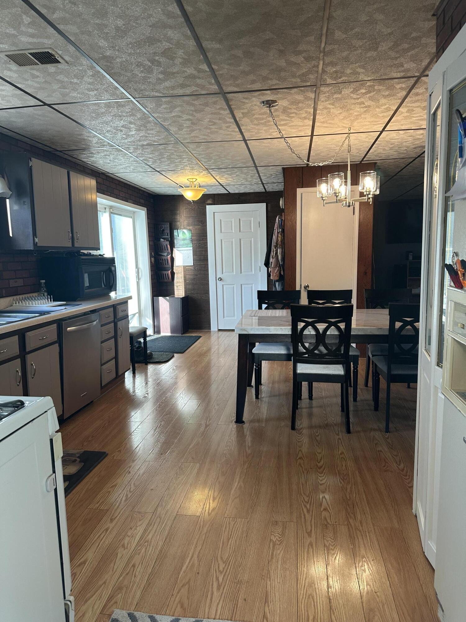 3422 E 74th Avenue, Merrillville, IN 46410; Image #10