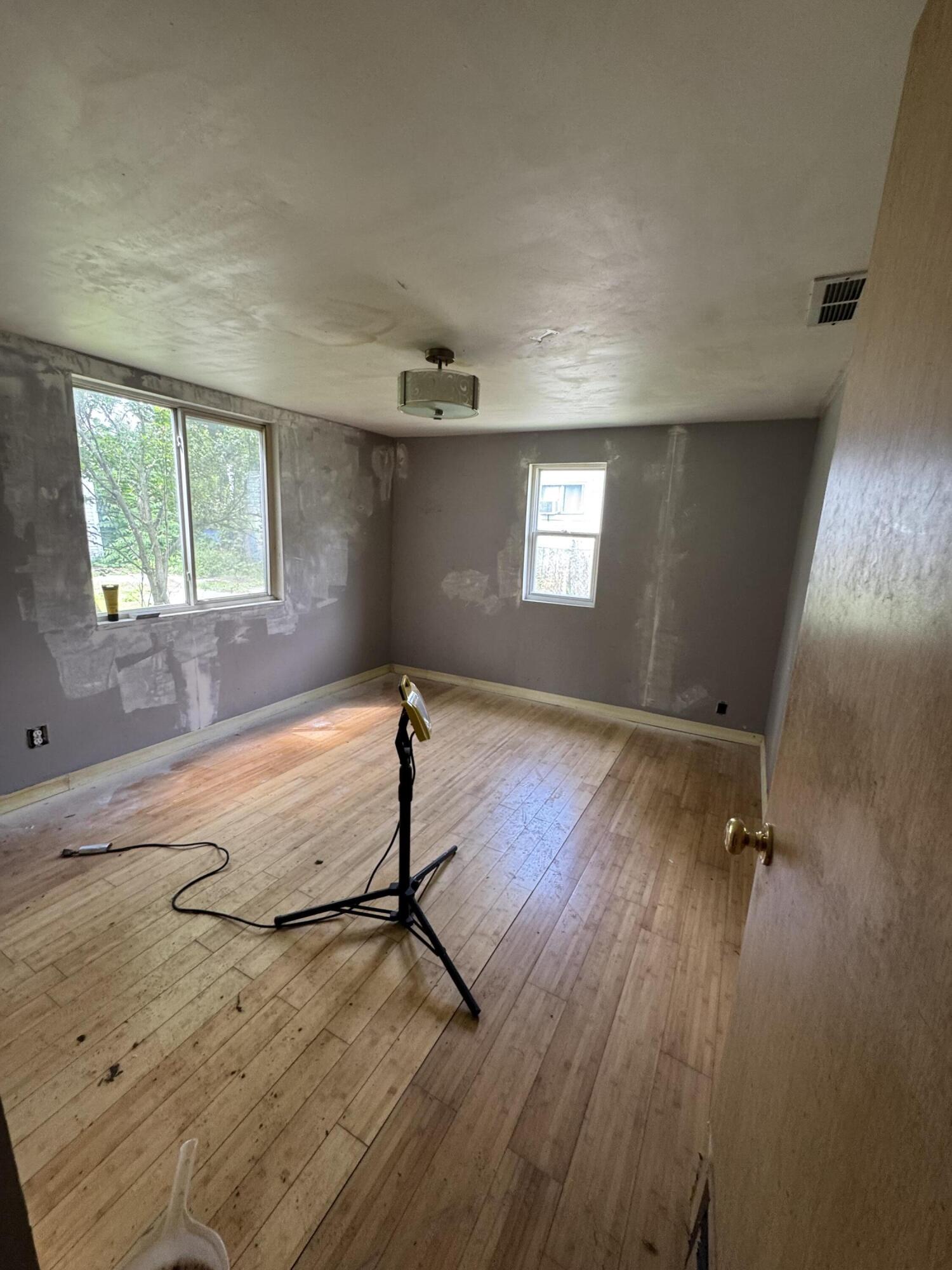 260 N Ohio Street, Hobart, IN 46342; Image #4