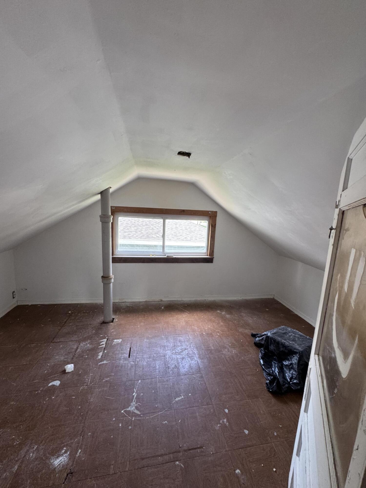 260 N Ohio Street, Hobart, IN 46342; Image #7