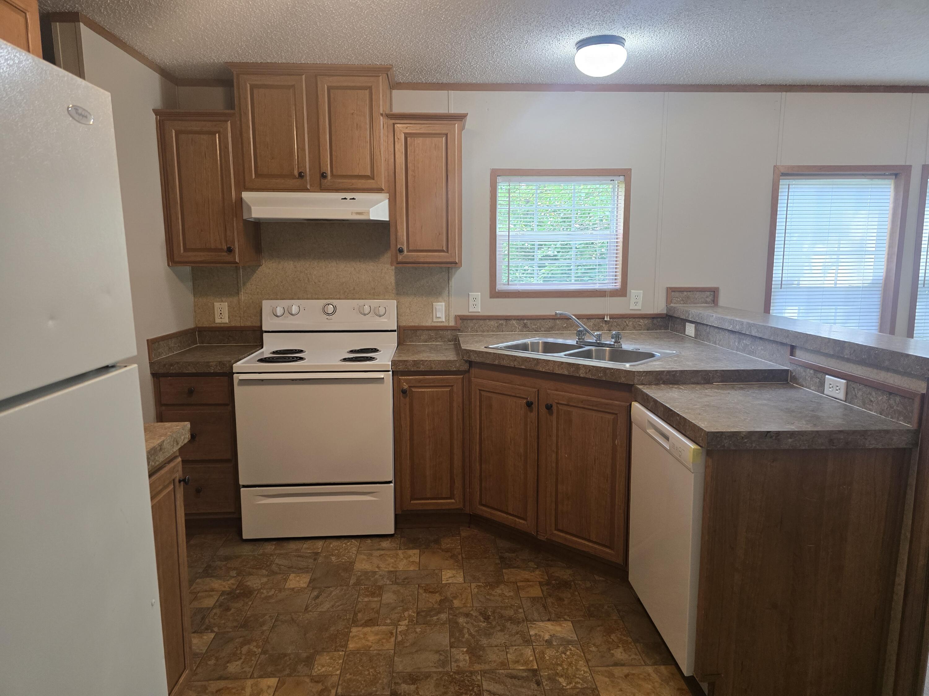 205 W Mcalpin Street, Hebron, IN 46341; Image #2