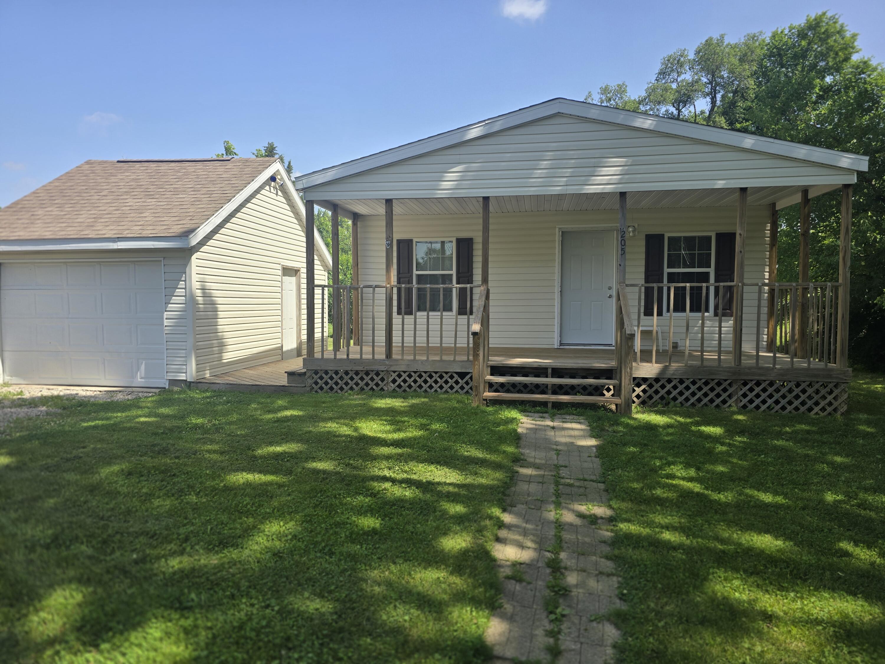 205 W Mcalpin Street, Hebron, IN 46341; Image #4