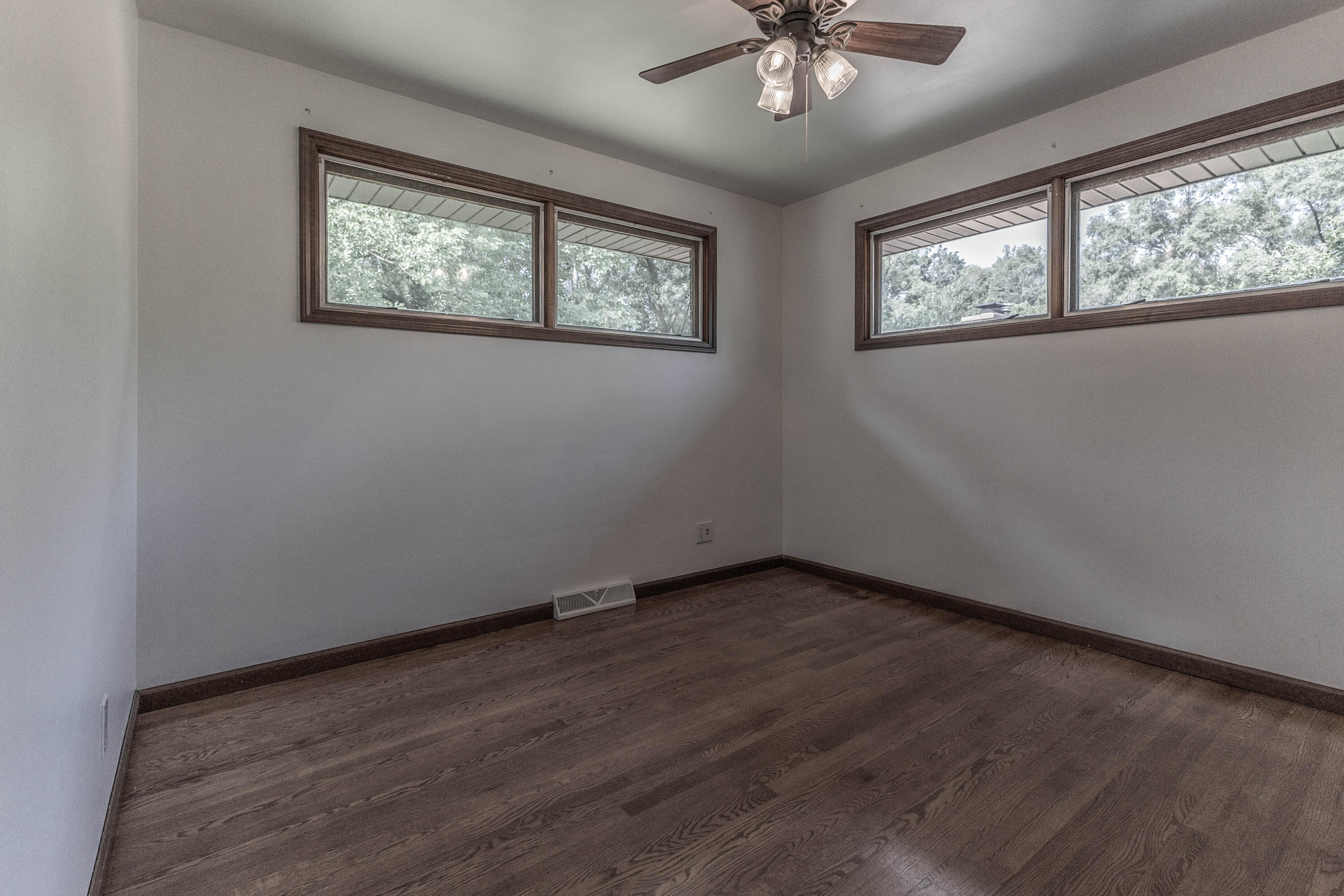 8223 Maple Avenue, Gary, IN 46403; Image #20