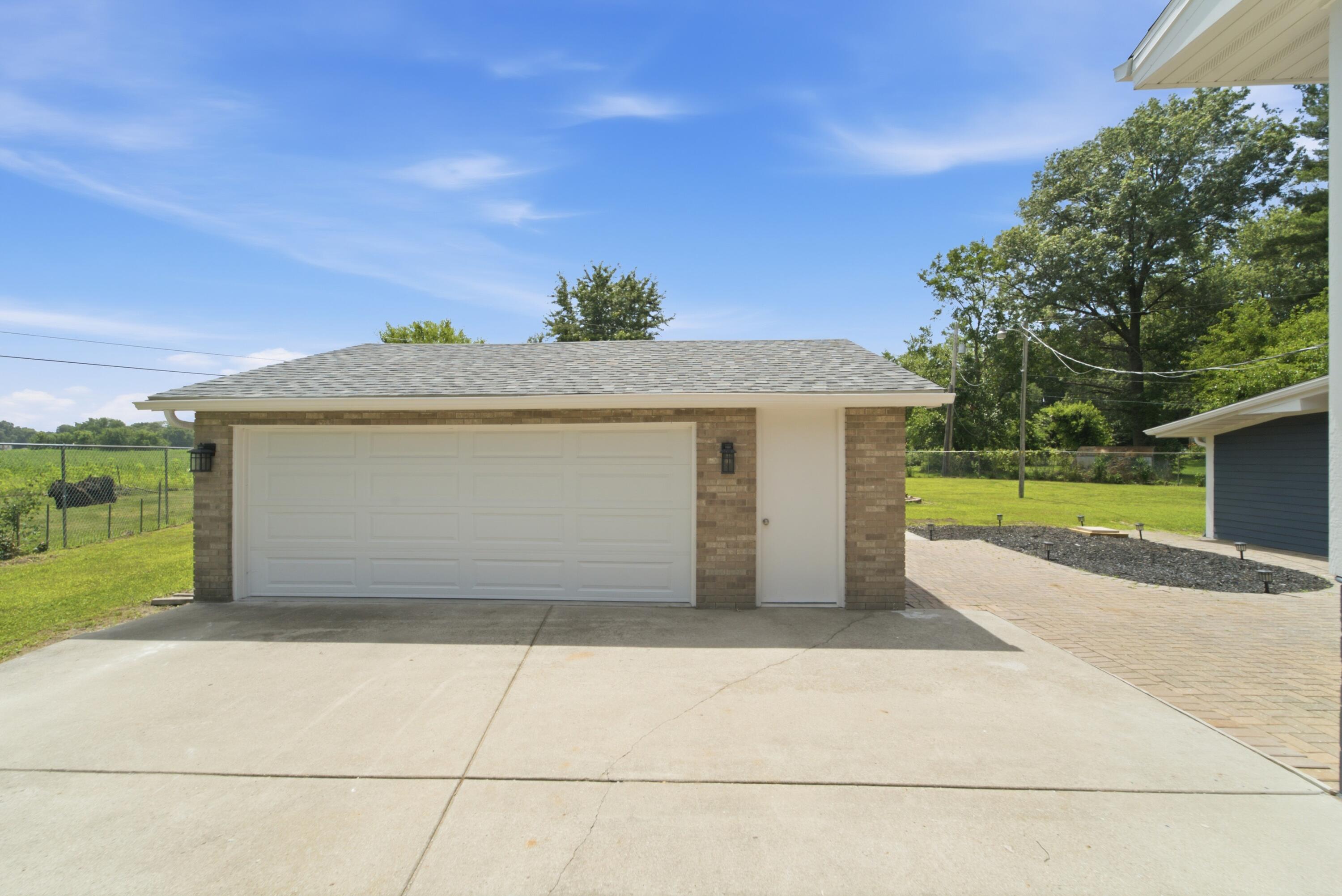 10302 N 493 E, DeMotte, IN 46310; Image #2
