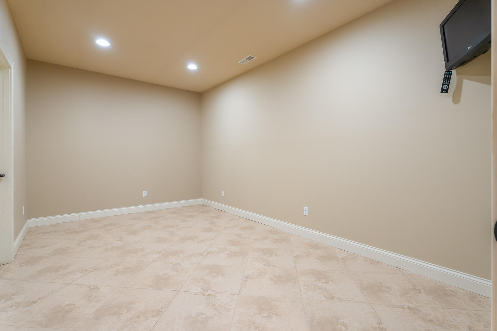 2251 Walker Drive, Valparaiso, IN 46385; Image #76