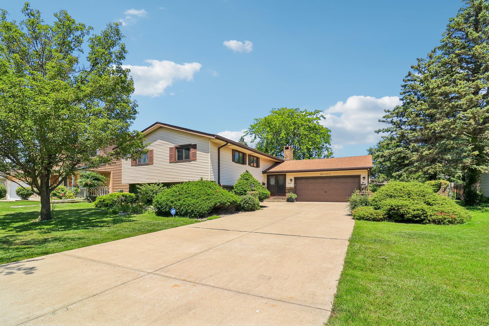 1845 Bluebird Lane, Munster, IN 46321; Image #2