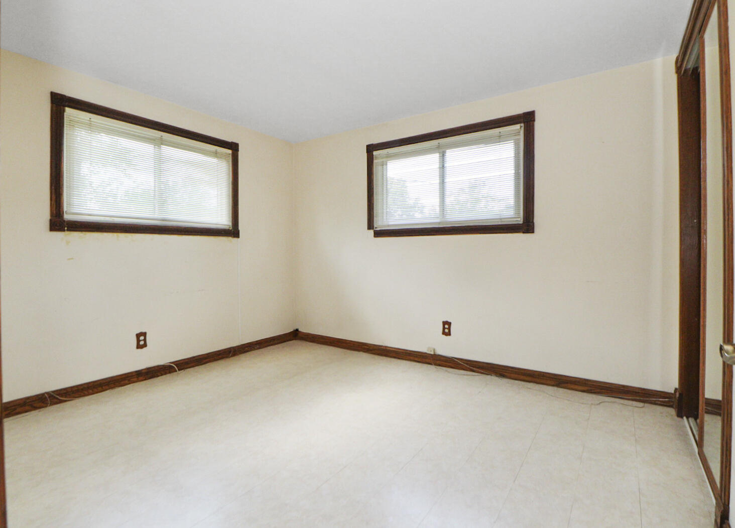 530 E 52nd Place, Merrillville, IN 46410; Image #13