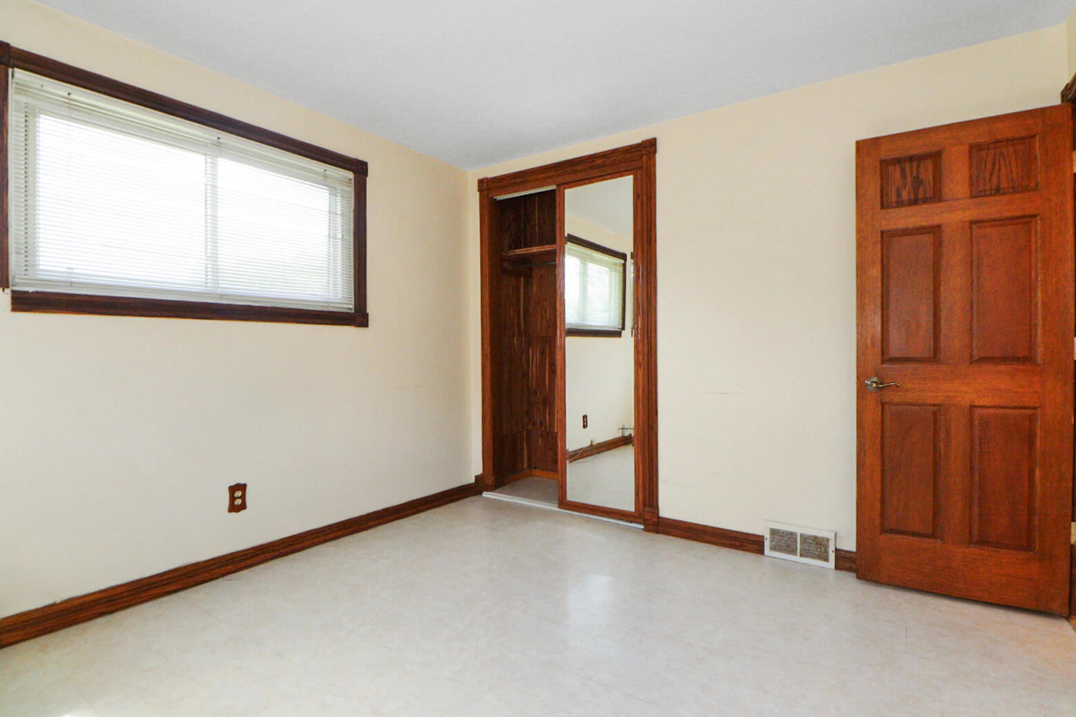 530 E 52nd Place, Merrillville, IN 46410; Image #14