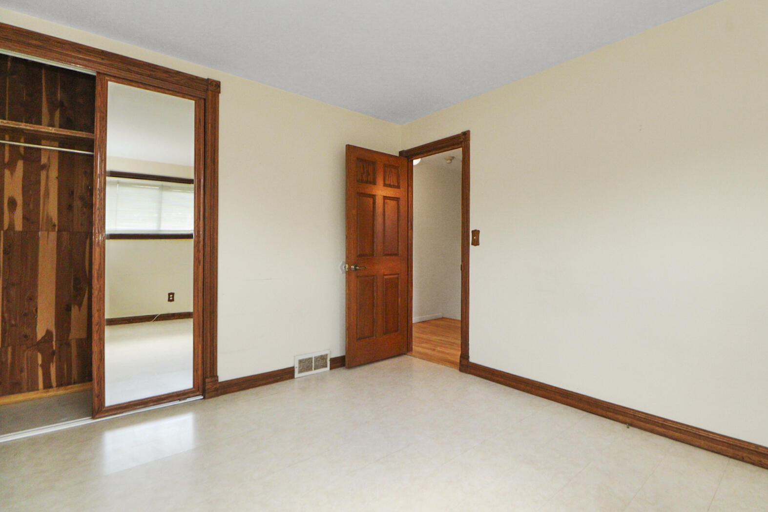 530 E 52nd Place, Merrillville, IN 46410; Image #15