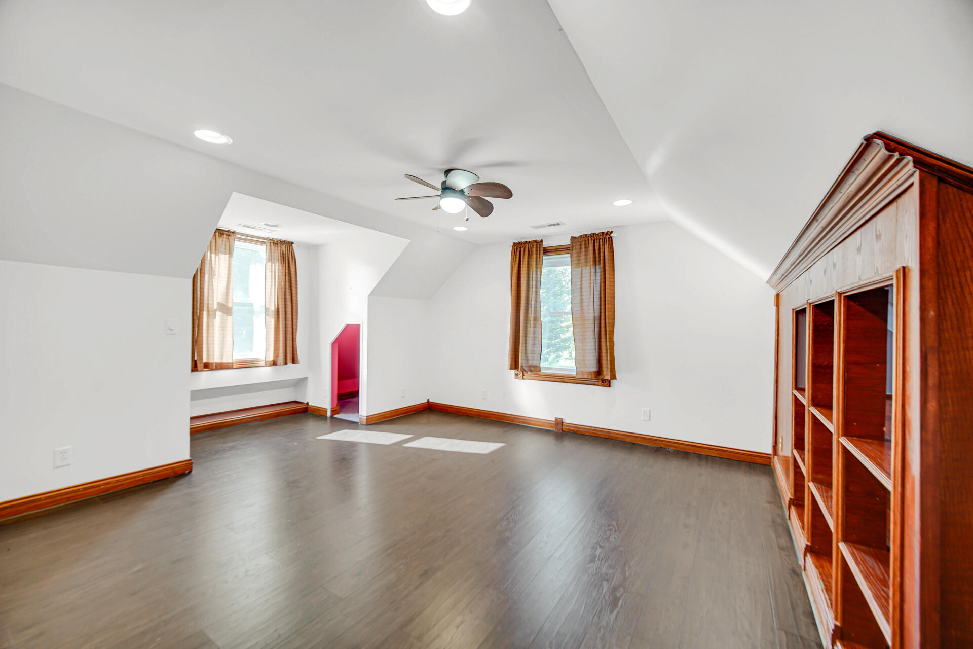 7692 N Emery Road, Rolling Prairie, IN 46371; Image #28