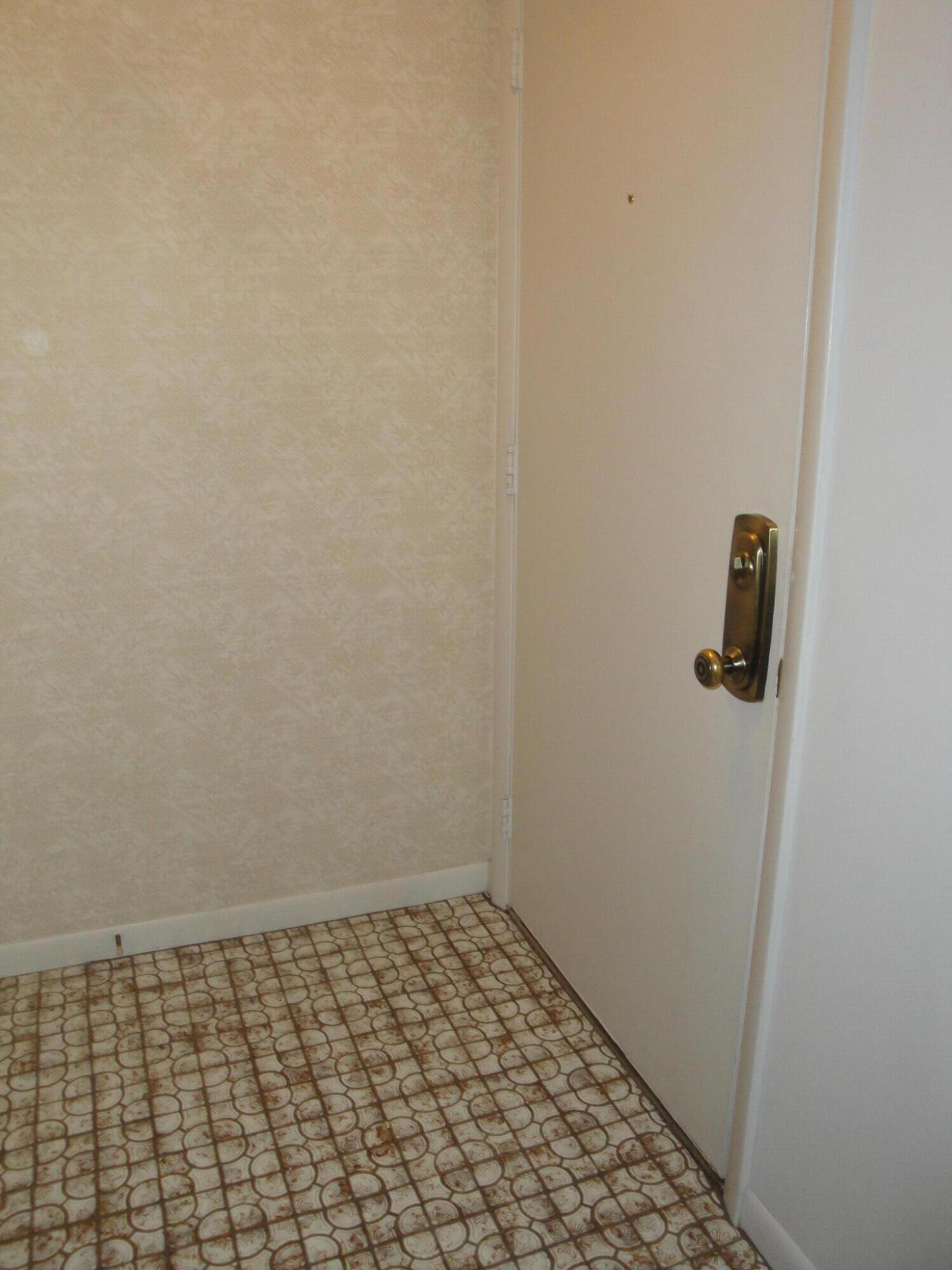 8805 Janeway Court, Munster, IN #K8, 46321; Image #4
