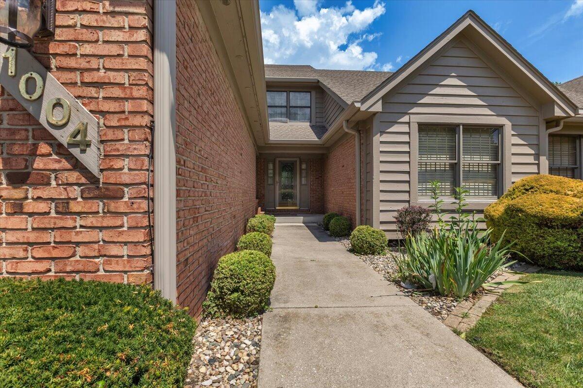 1004 Muirfield Court, Schererville, IN 46375; Image #2