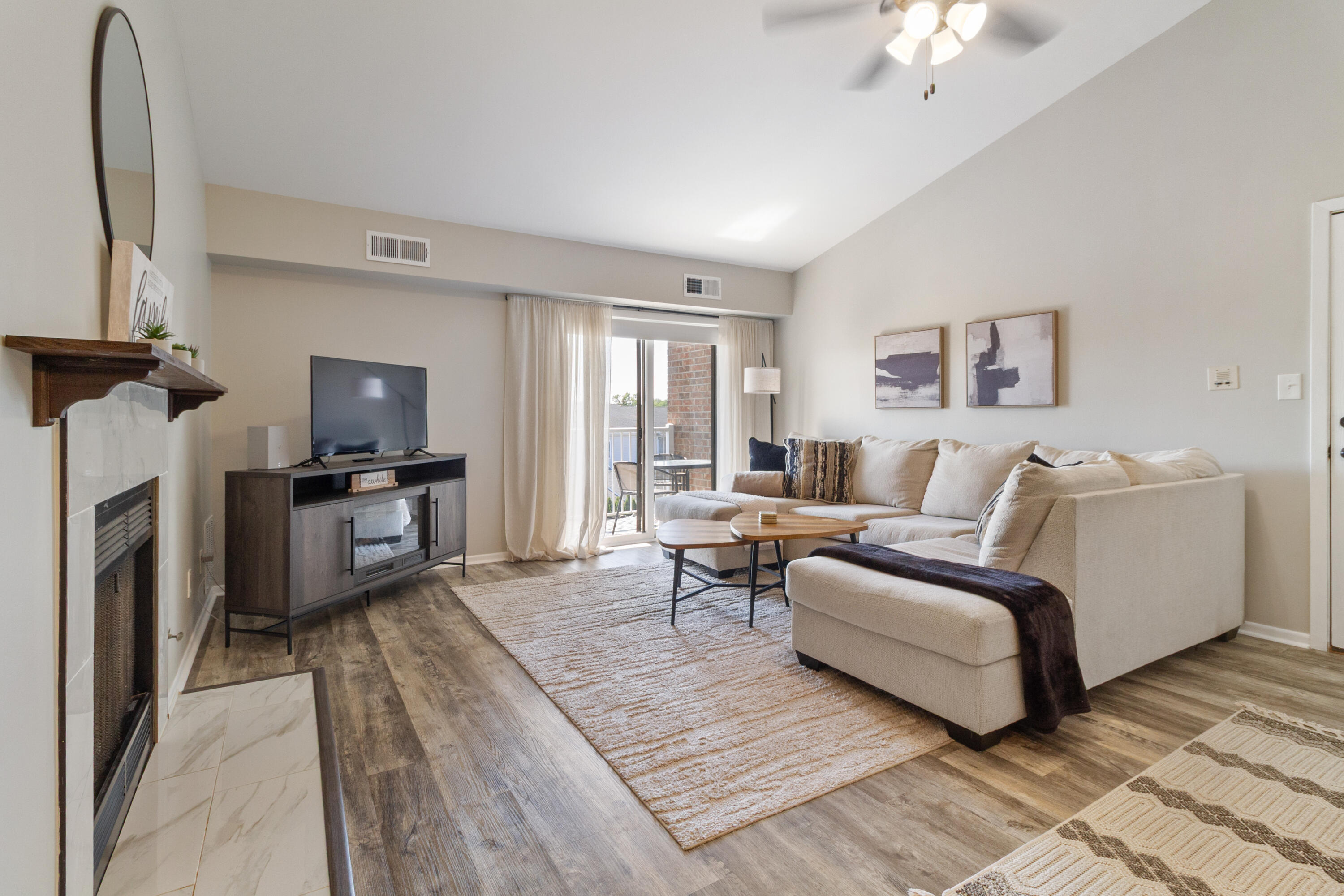9621 Merrillville Road, Crown Point, IN #304, 46307; Image #2