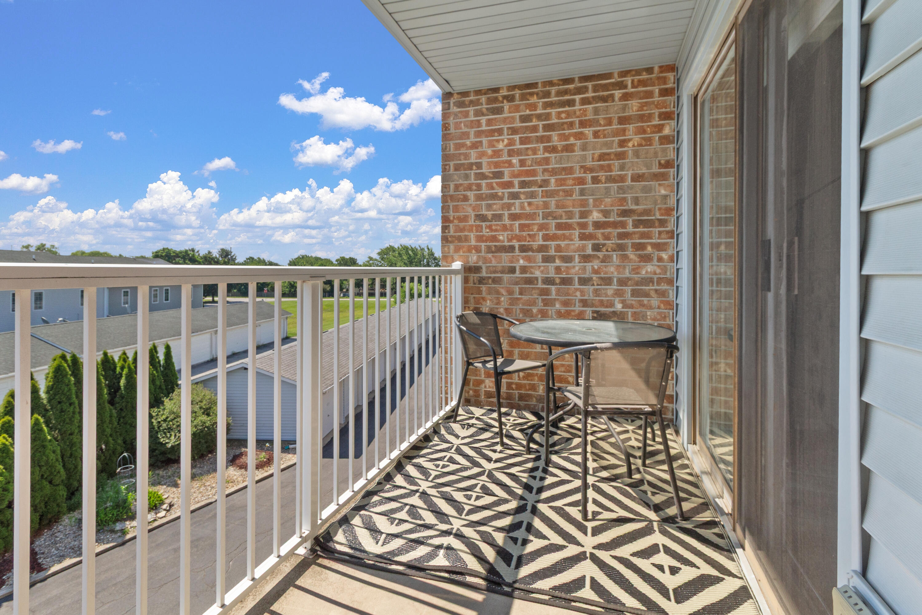 9621 Merrillville Road, Crown Point, IN #304, 46307; Image #4