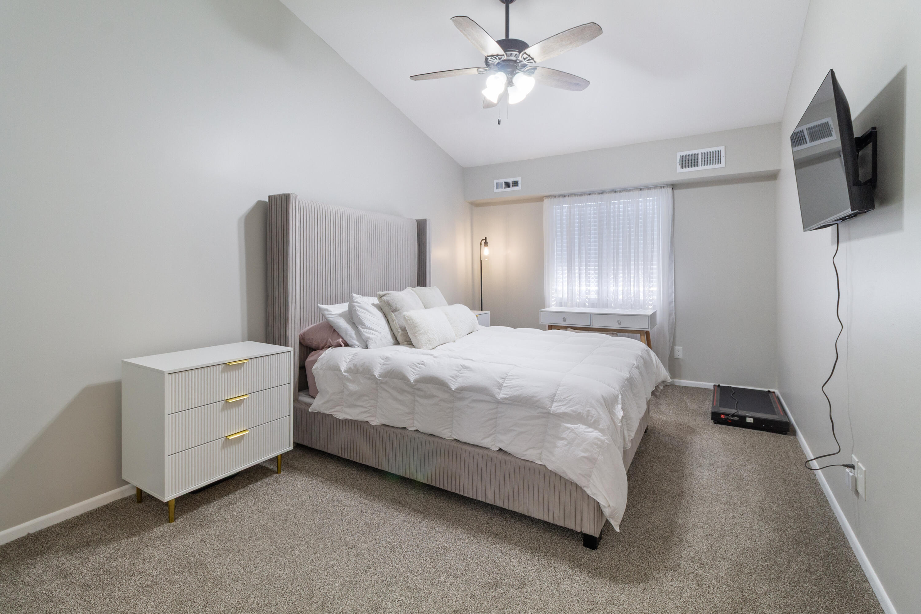 9621 Merrillville Road, Crown Point, IN #304, 46307; Image #8