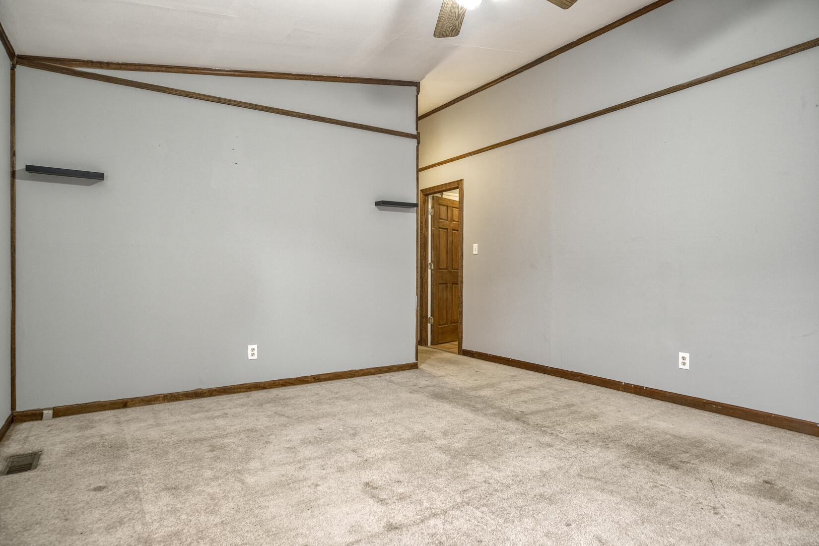 9713 N 490 E, DeMotte, IN 46310; Image #12