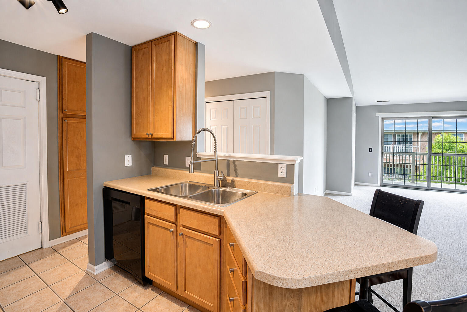 9835 Wildwood Circle, Munster, IN #2c, 46321; Image #8