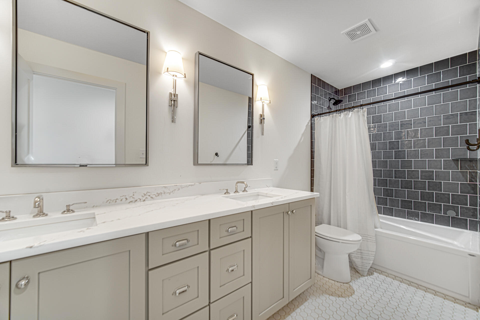 2400 Stirling Drive, Valparaiso, IN 46383; Image #22