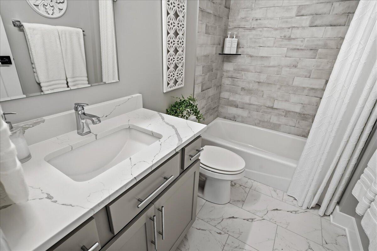 110 Morgan Boulevard, Valparaiso, IN 46383; Image #28