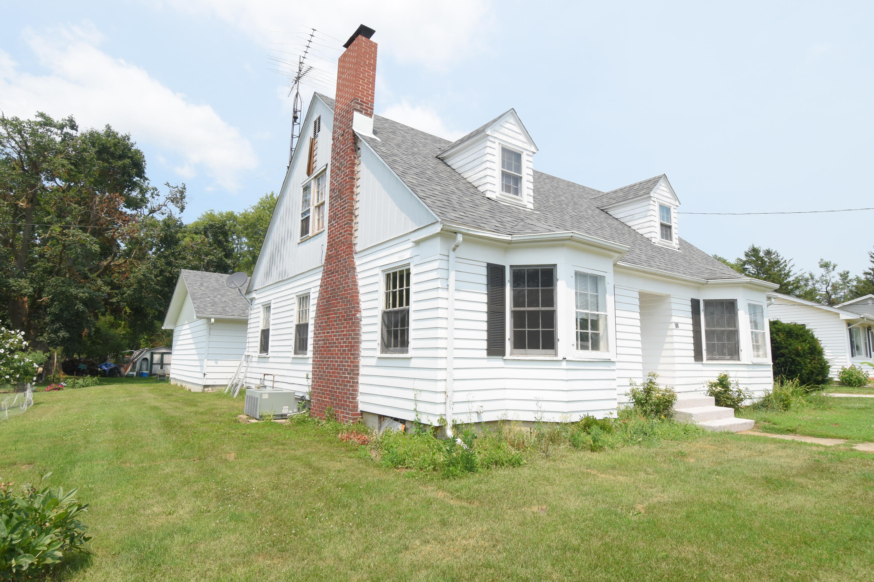 108 W Beaver Street, Morocco, IN 47963; Image #2
