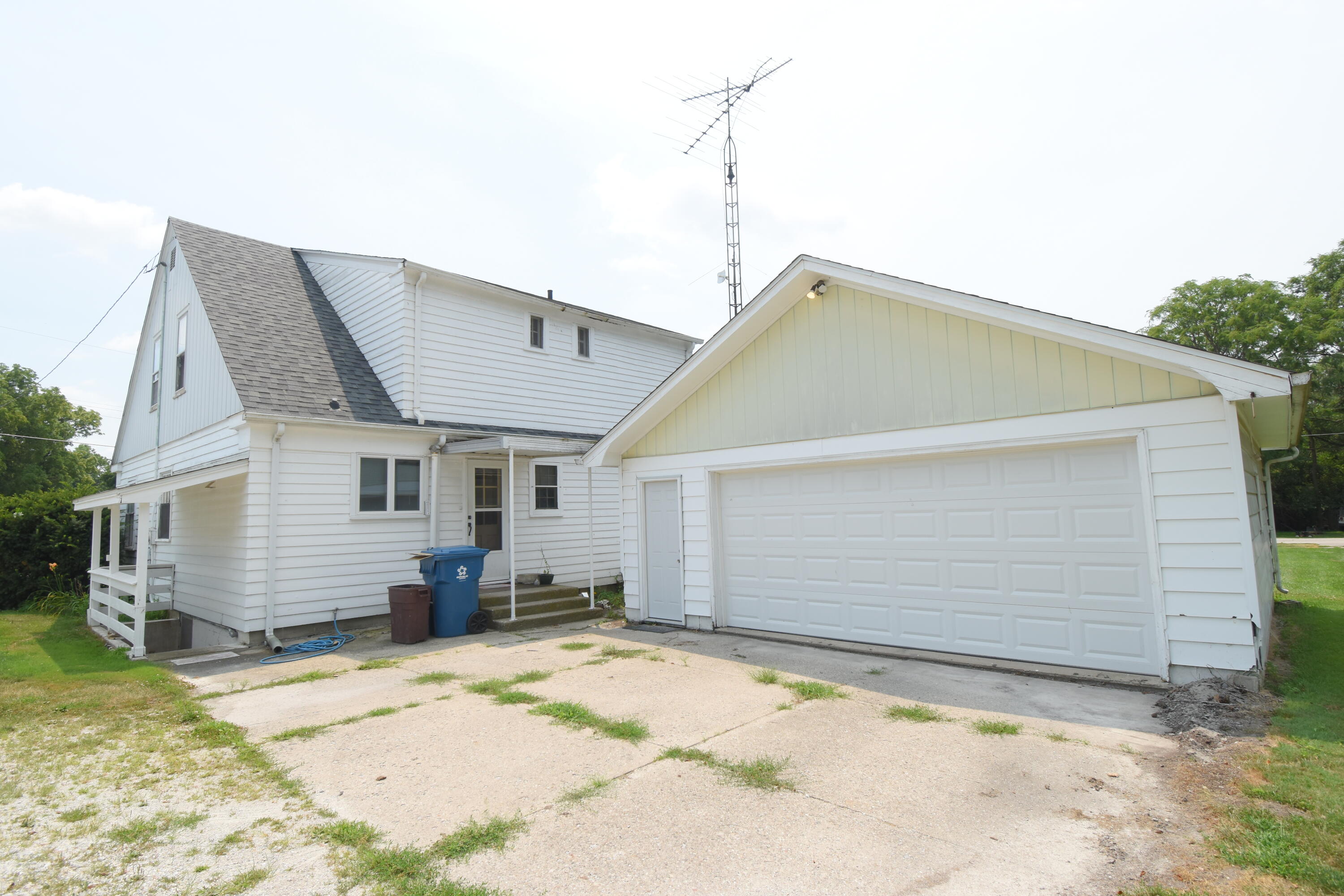 108 W Beaver Street, Morocco, IN 47963; Image #3