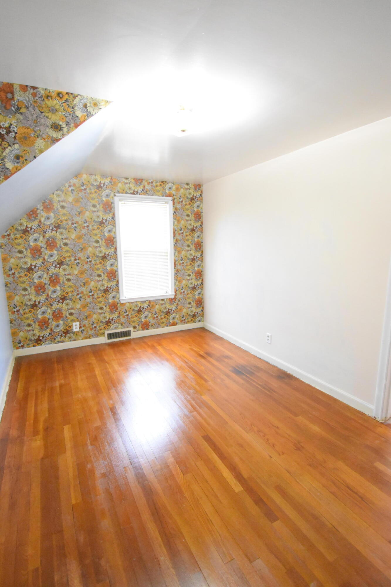 108 W Beaver Street, Morocco, IN 47963; Image #32