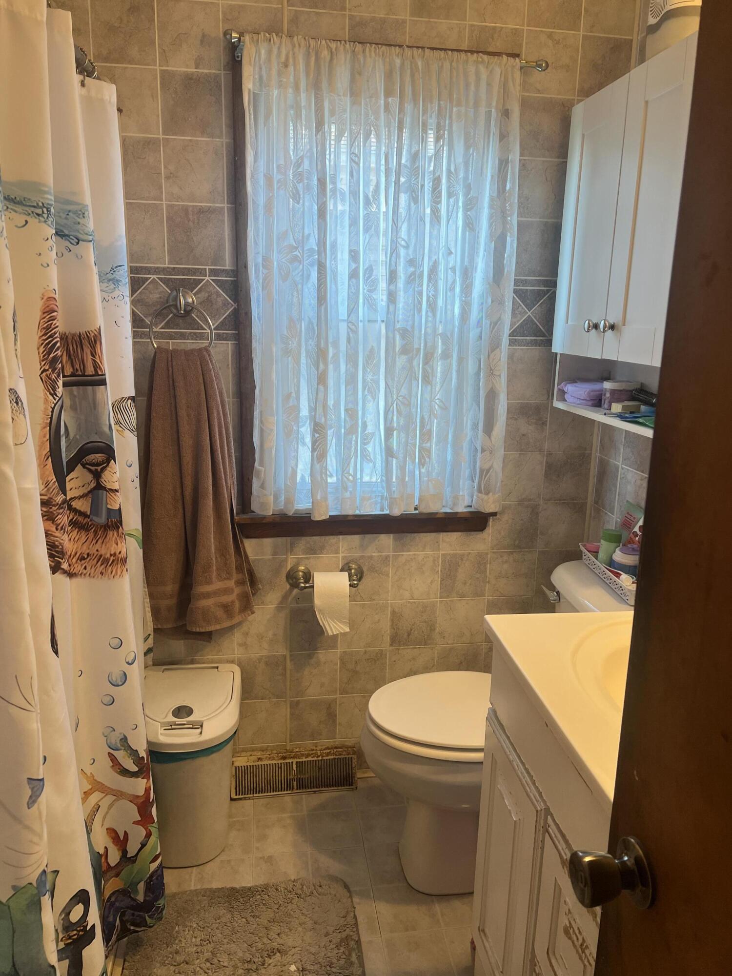 3747 Hohman Avenue, Hammond, IN 46327; Image #9