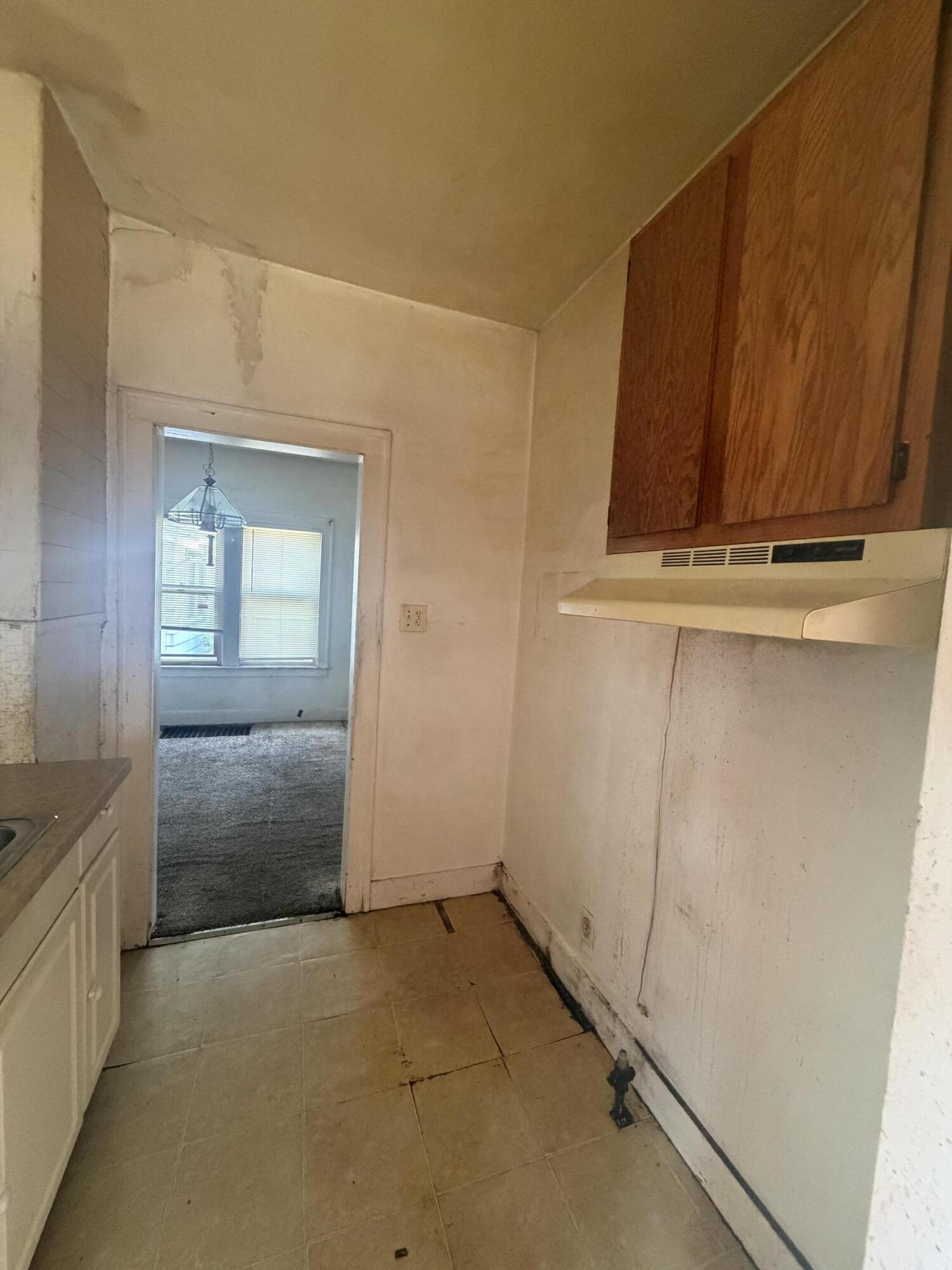 6446 Crescent Place, Hammond, IN 46324; Image #4