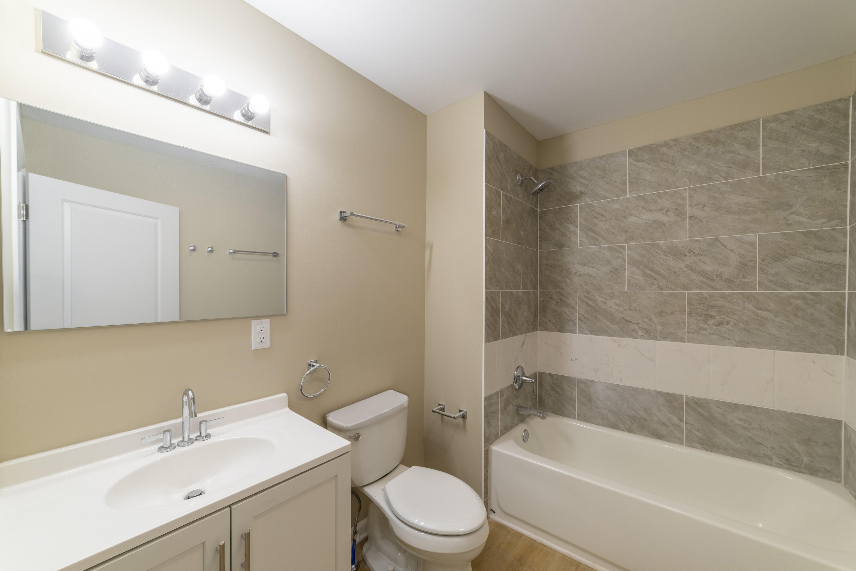 226 W William Street, Michigan City, IN 46360; Image #18