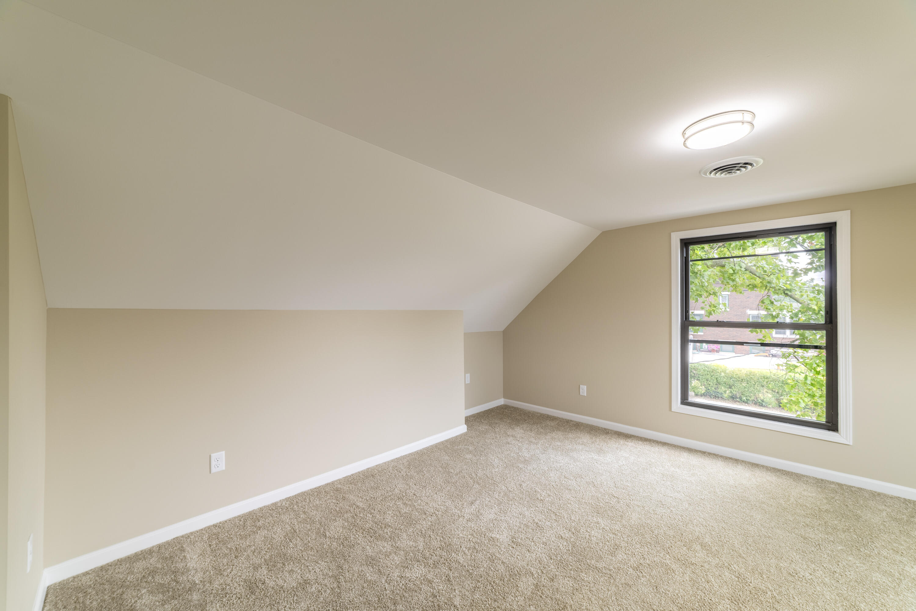 226 W William Street, Michigan City, IN 46360; Image #31