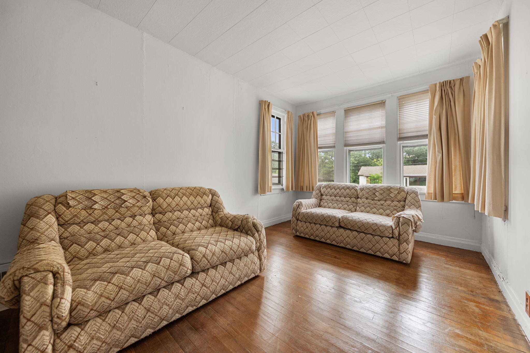 6108 Hemlock Avenue, Gary, IN 46403; Image #3