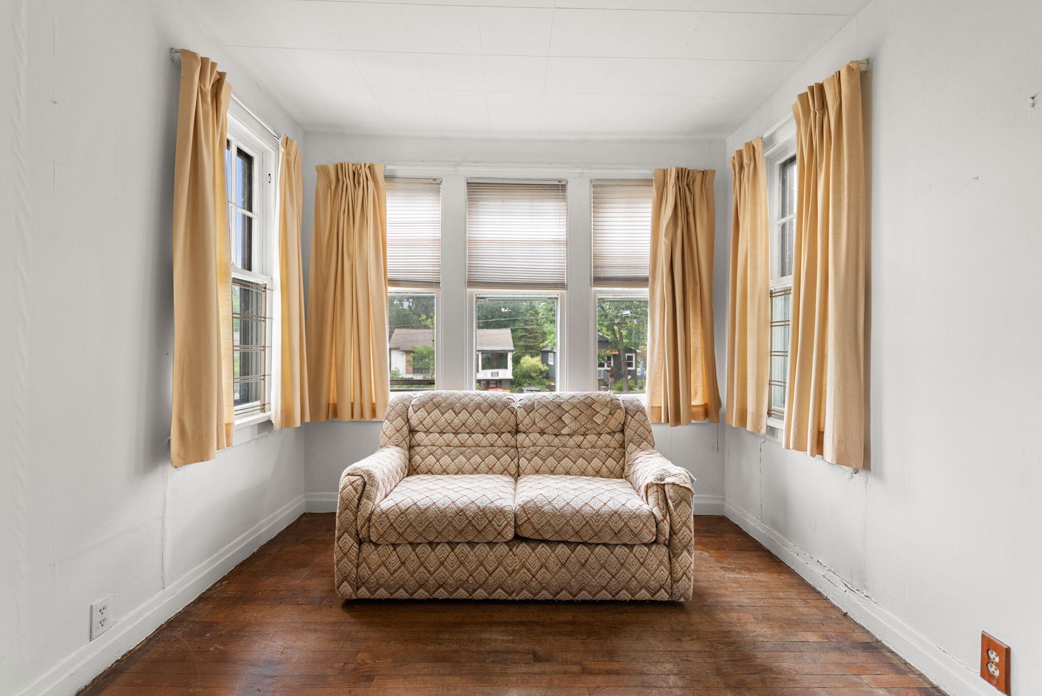 6108 Hemlock Avenue, Gary, IN 46403; Image #4