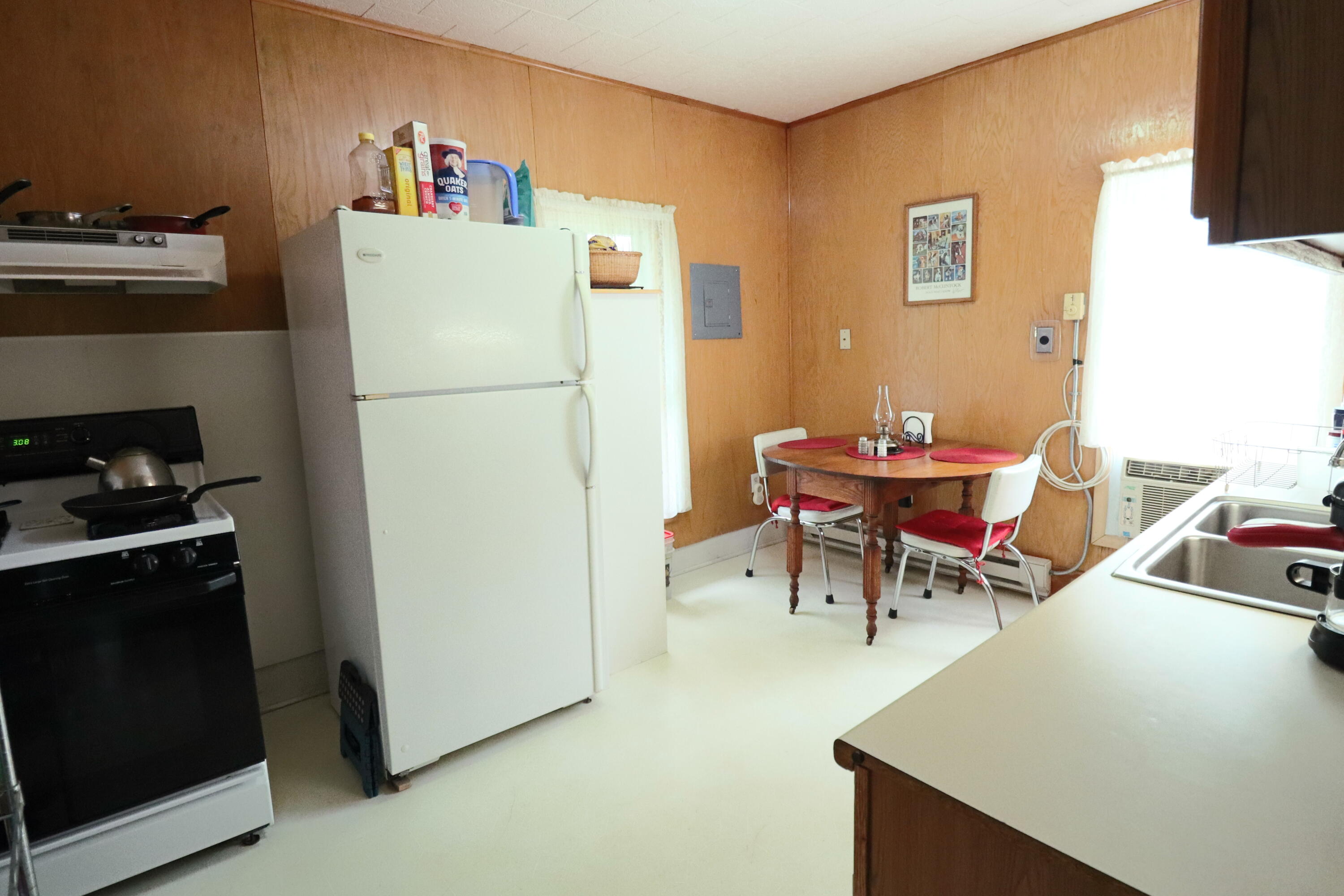 784 N 625 E, Westville, IN 46391; Image #18