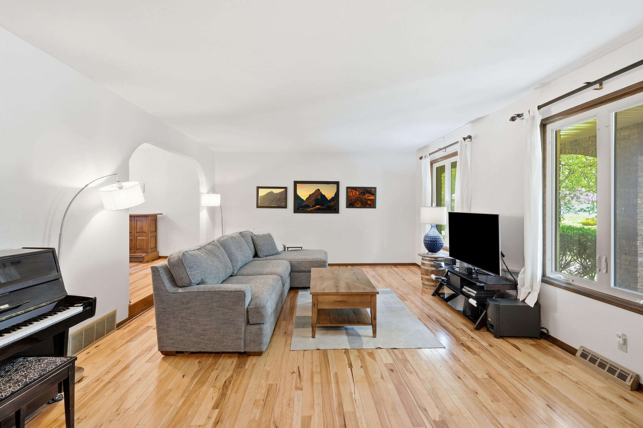 9218 Greenwood Avenue, Munster, IN 46321; Image #4