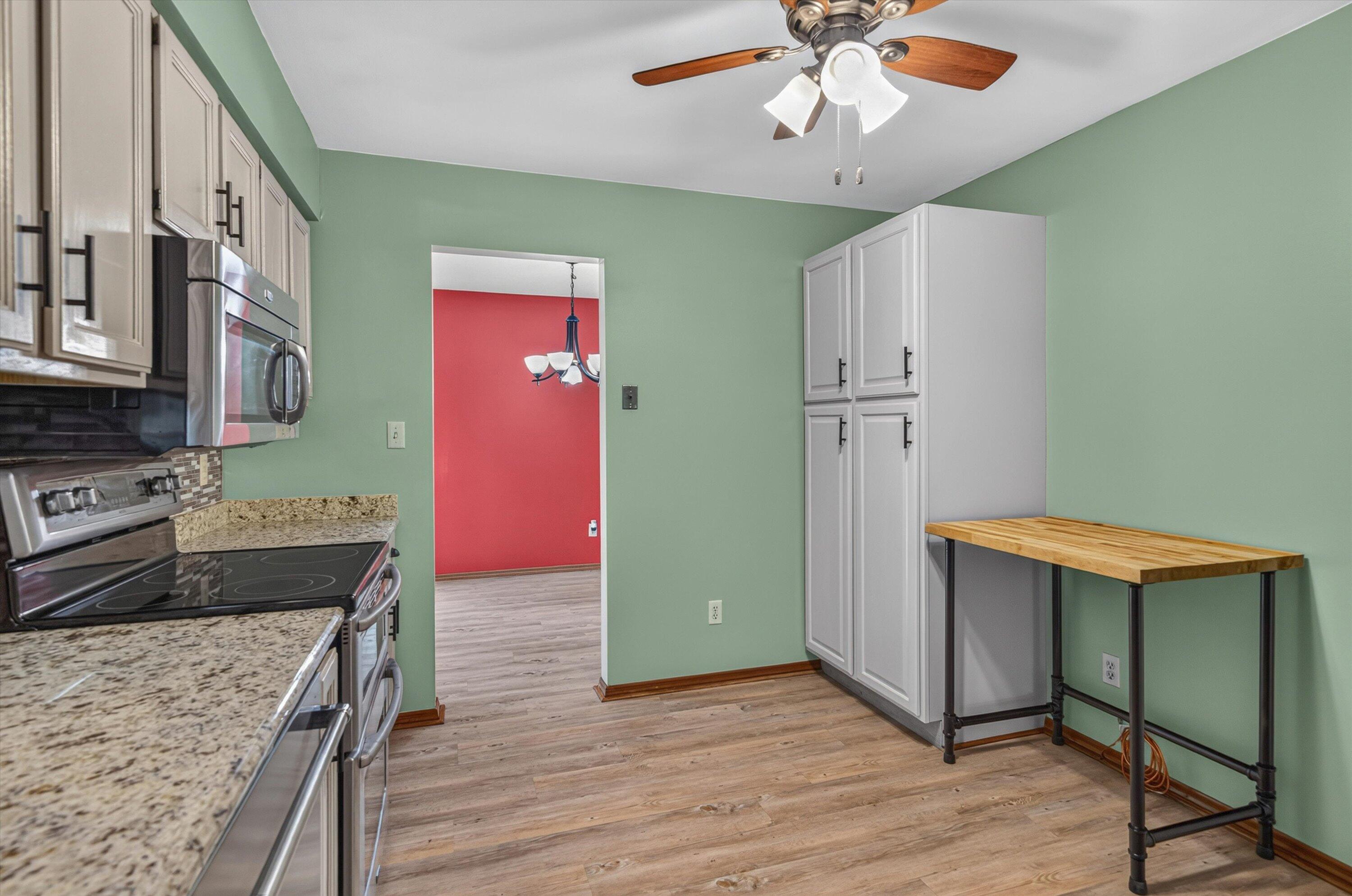 8832 Jefferson Court, Munster, IN 46321; Image #12