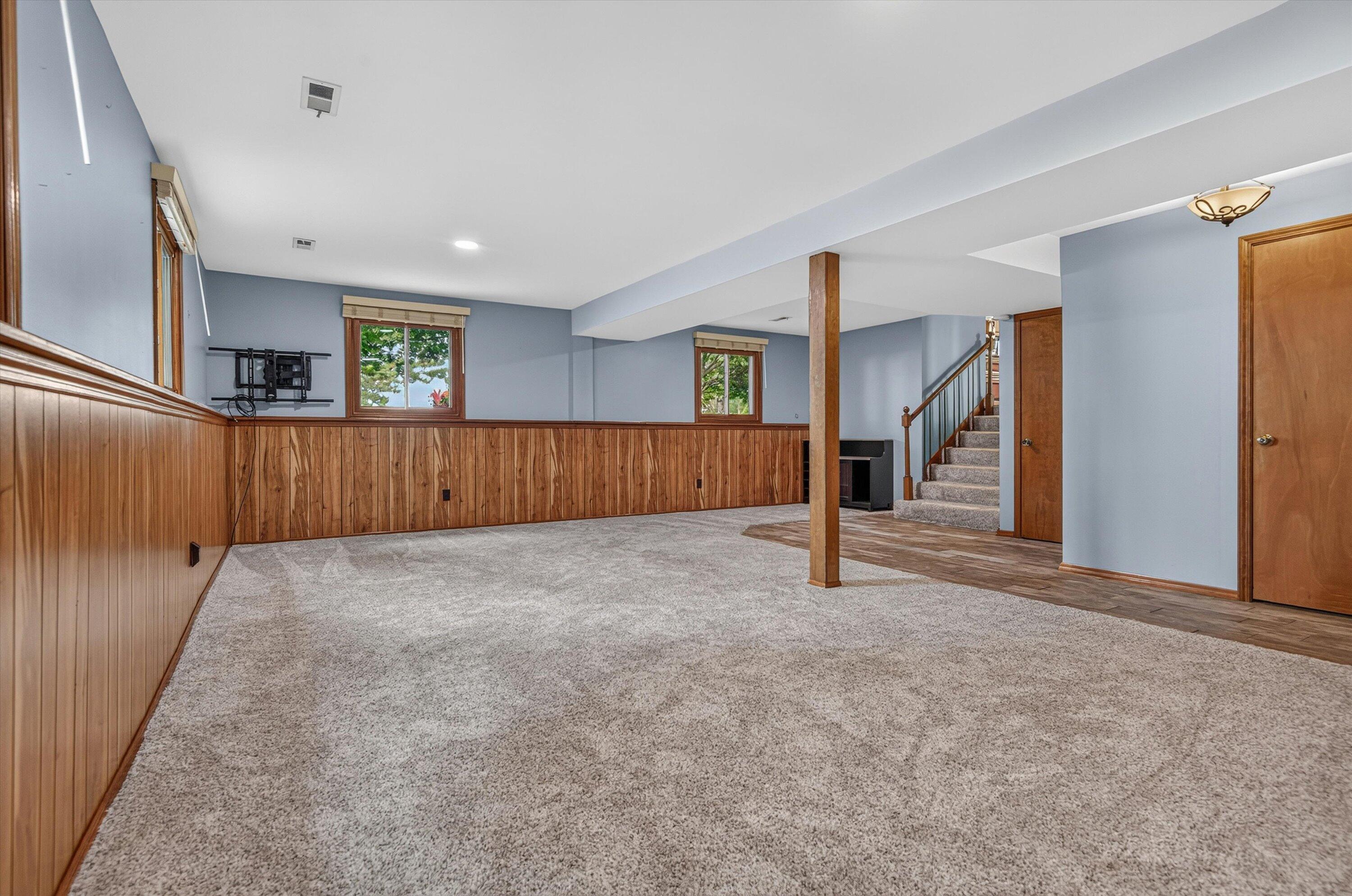 8832 Jefferson Court, Munster, IN 46321; Image #13