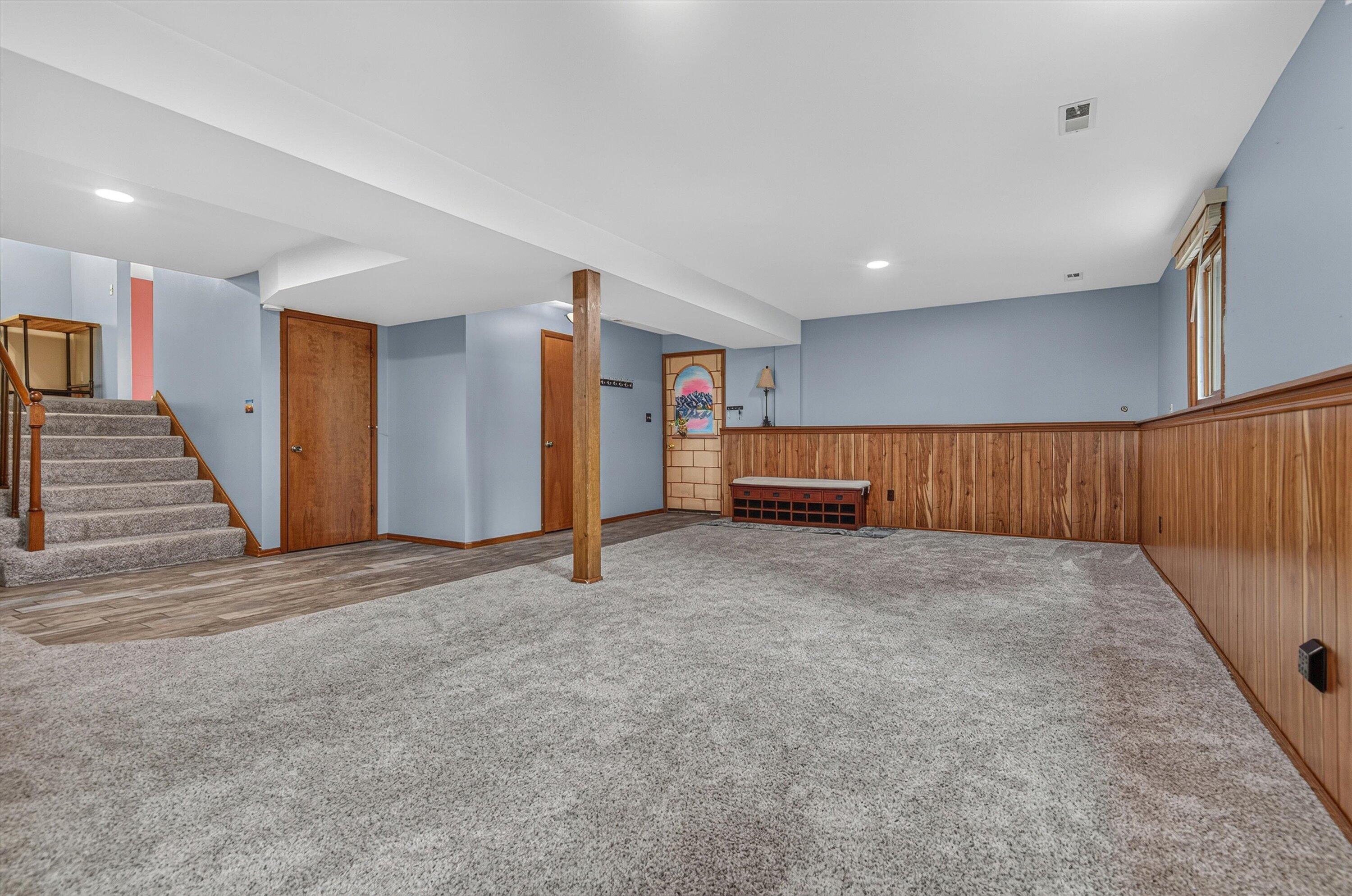 8832 Jefferson Court, Munster, IN 46321; Image #14