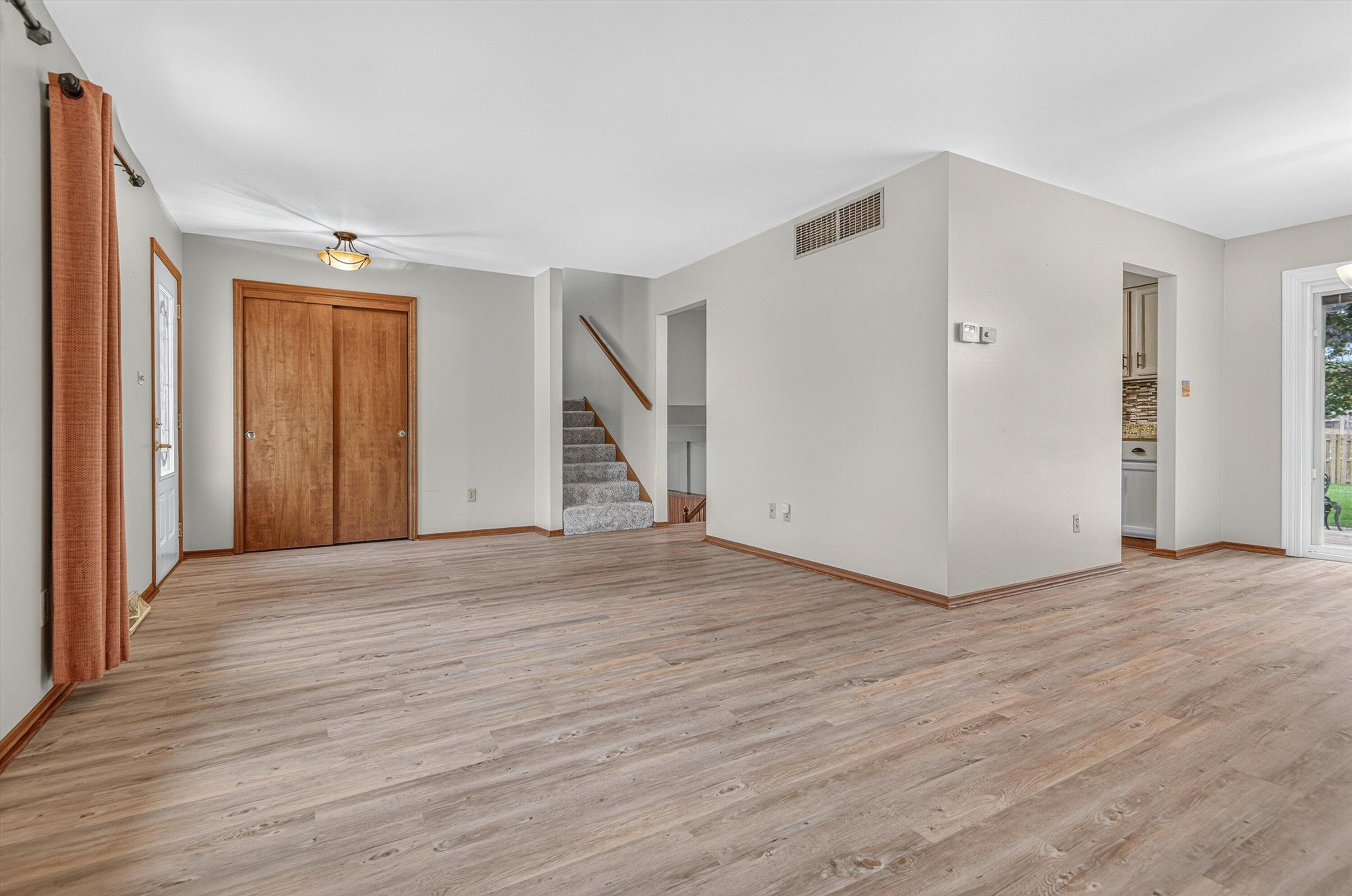 8832 Jefferson Court, Munster, IN 46321; Image #3