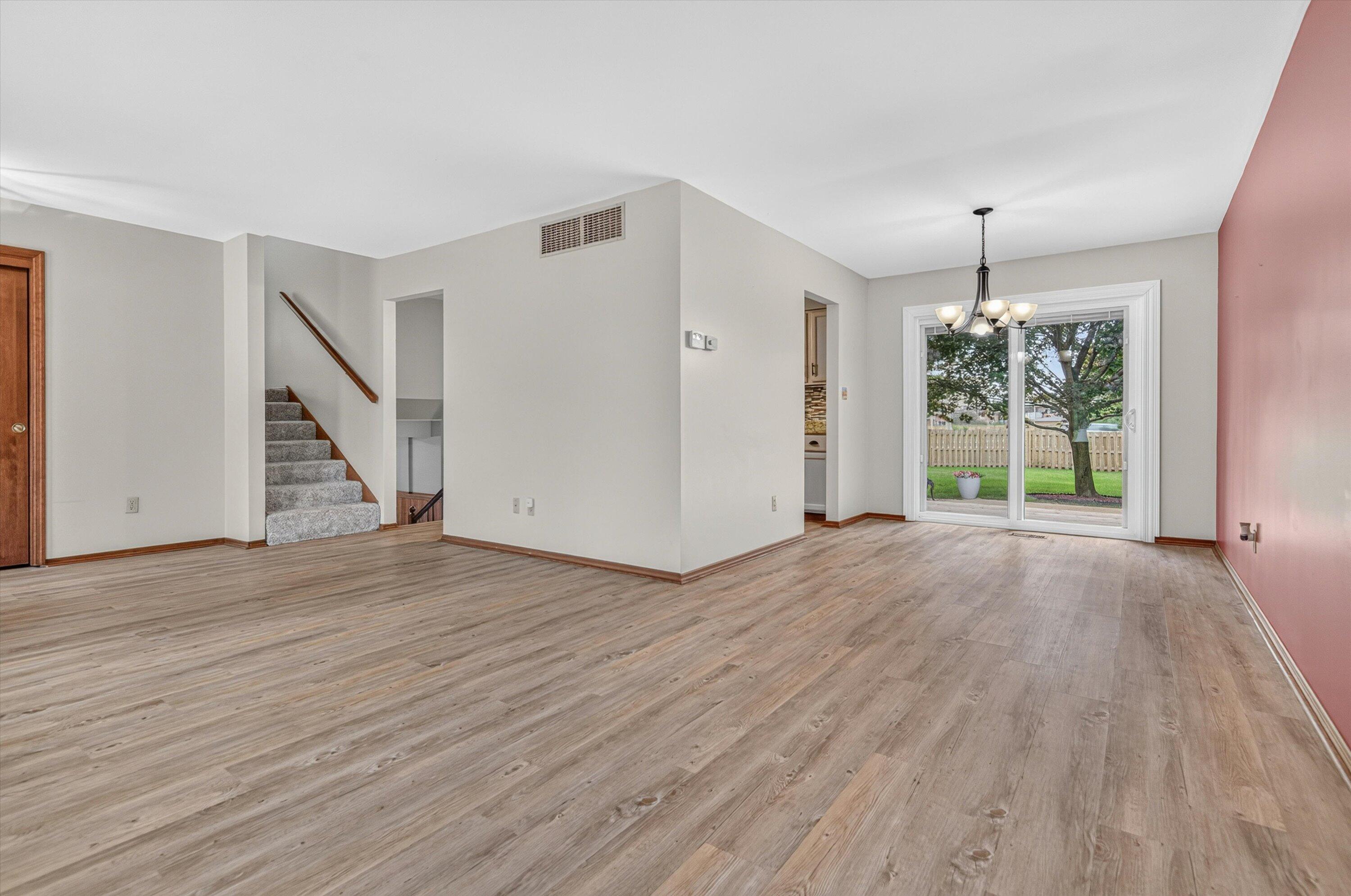 8832 Jefferson Court, Munster, IN 46321; Image #4