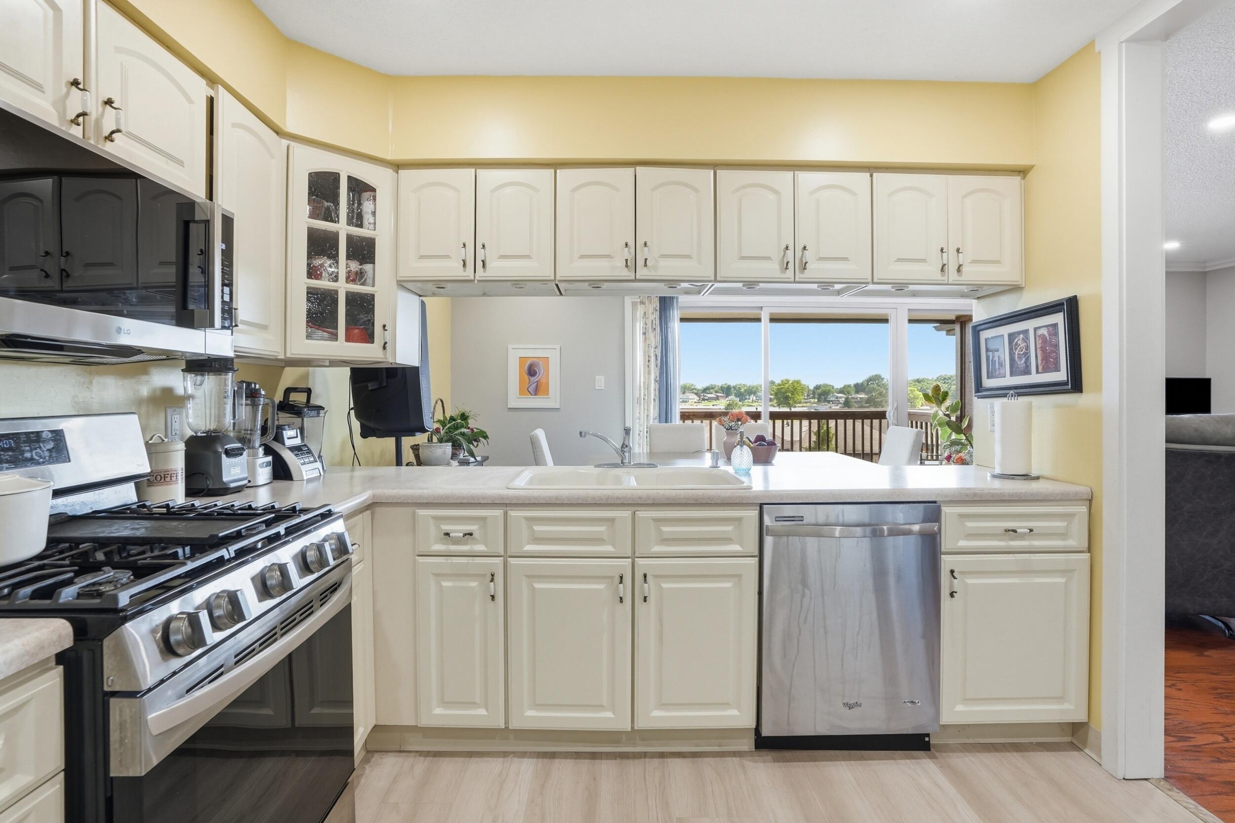 2529 E Lakeshore Drive, Crown Point, IN #A-47, 46307; Image #7