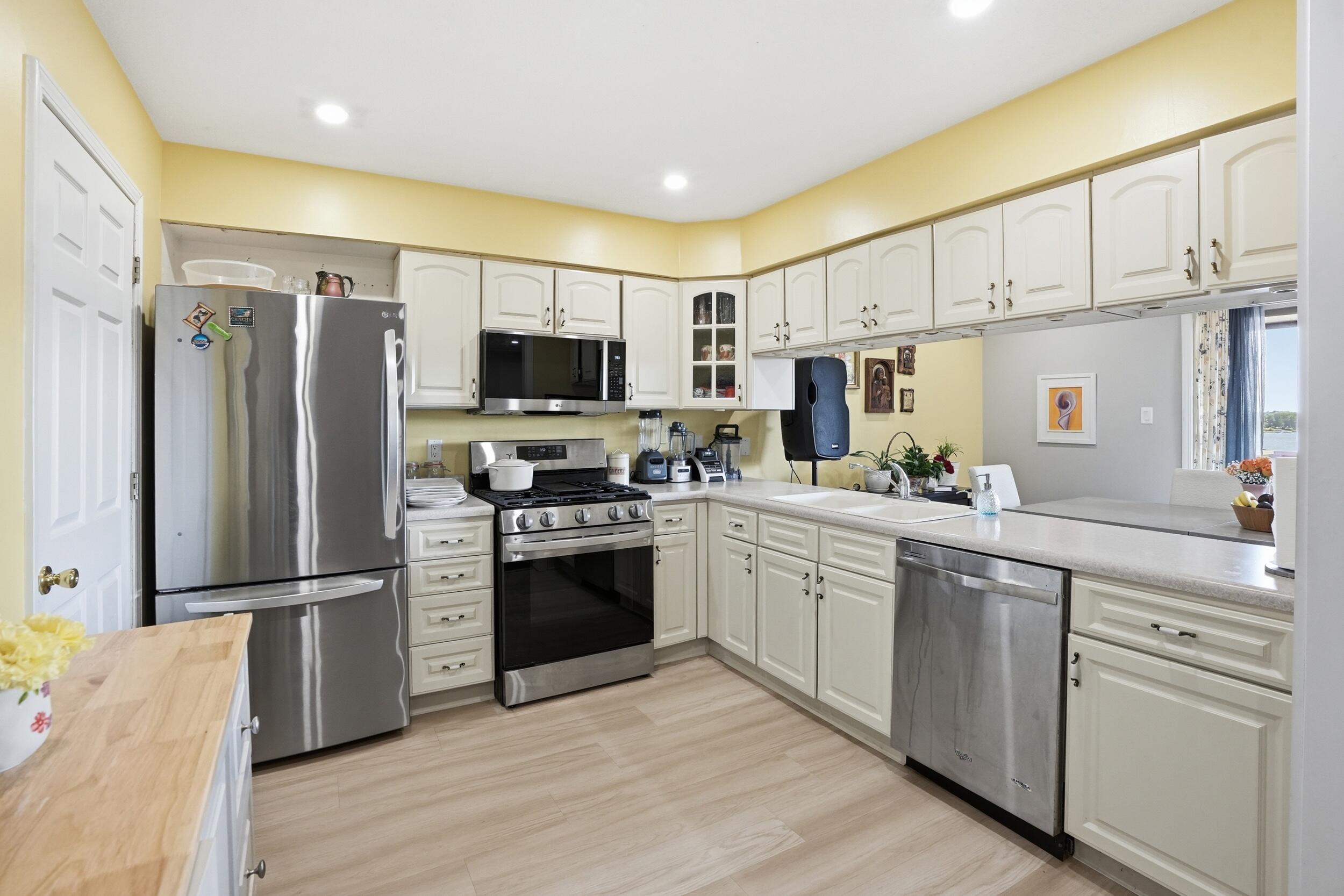 2529 E Lakeshore Drive, Crown Point, IN #A-47, 46307; Image #8