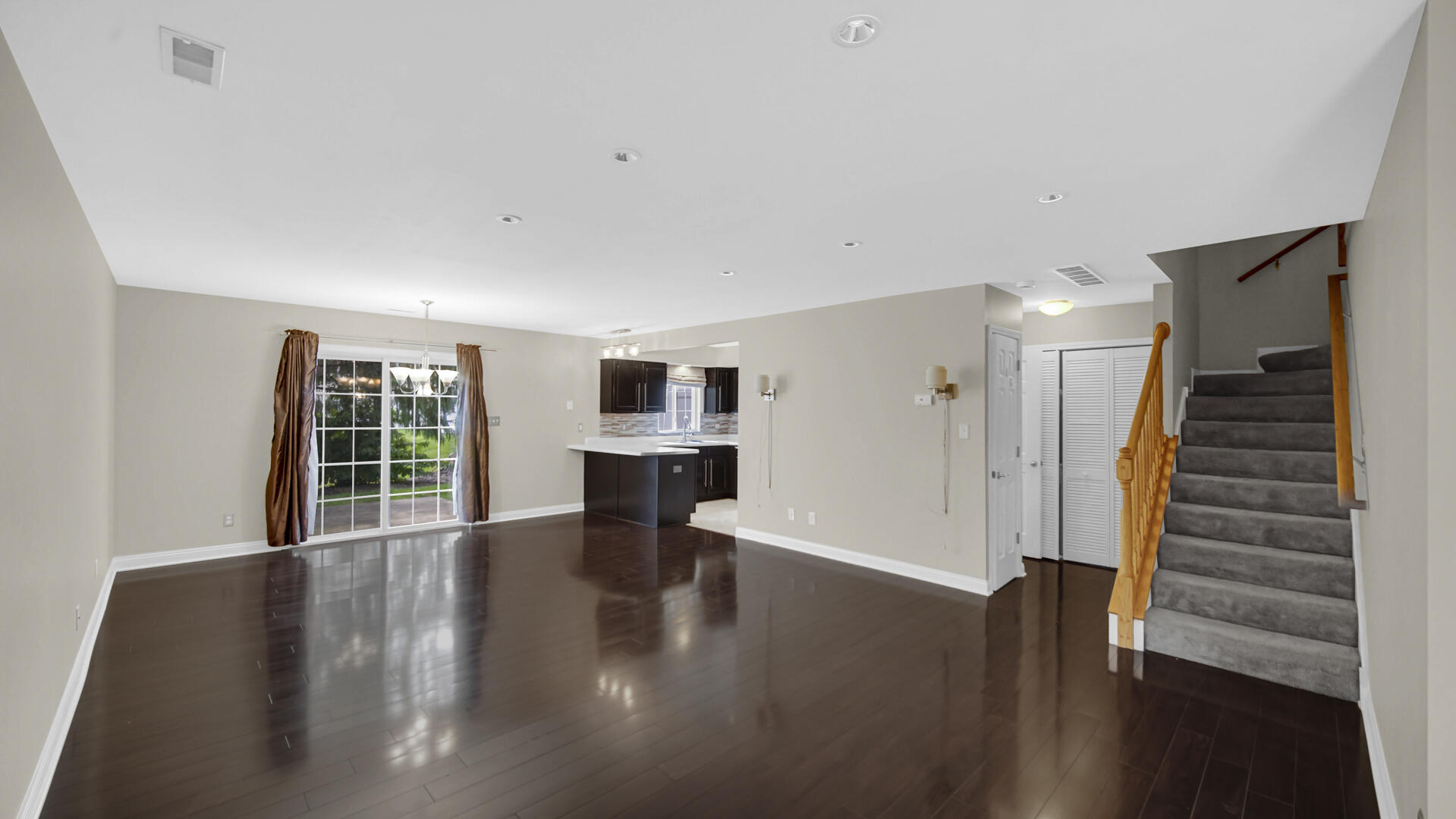 911 Penny Court, Hobart, IN 46342; Image #3