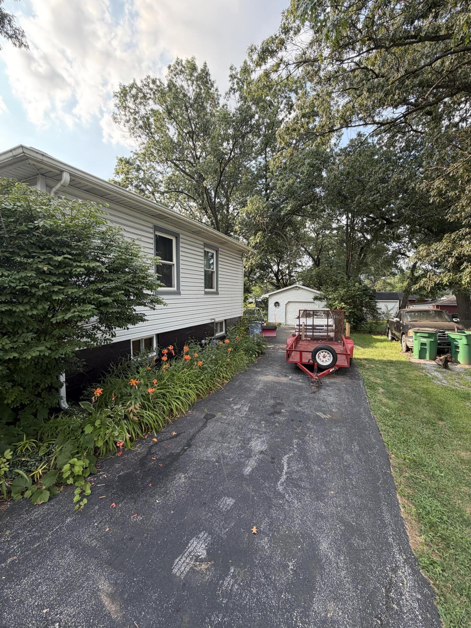 1009 Riverlane Drive, Lake Station, IN 46405; Image #2
