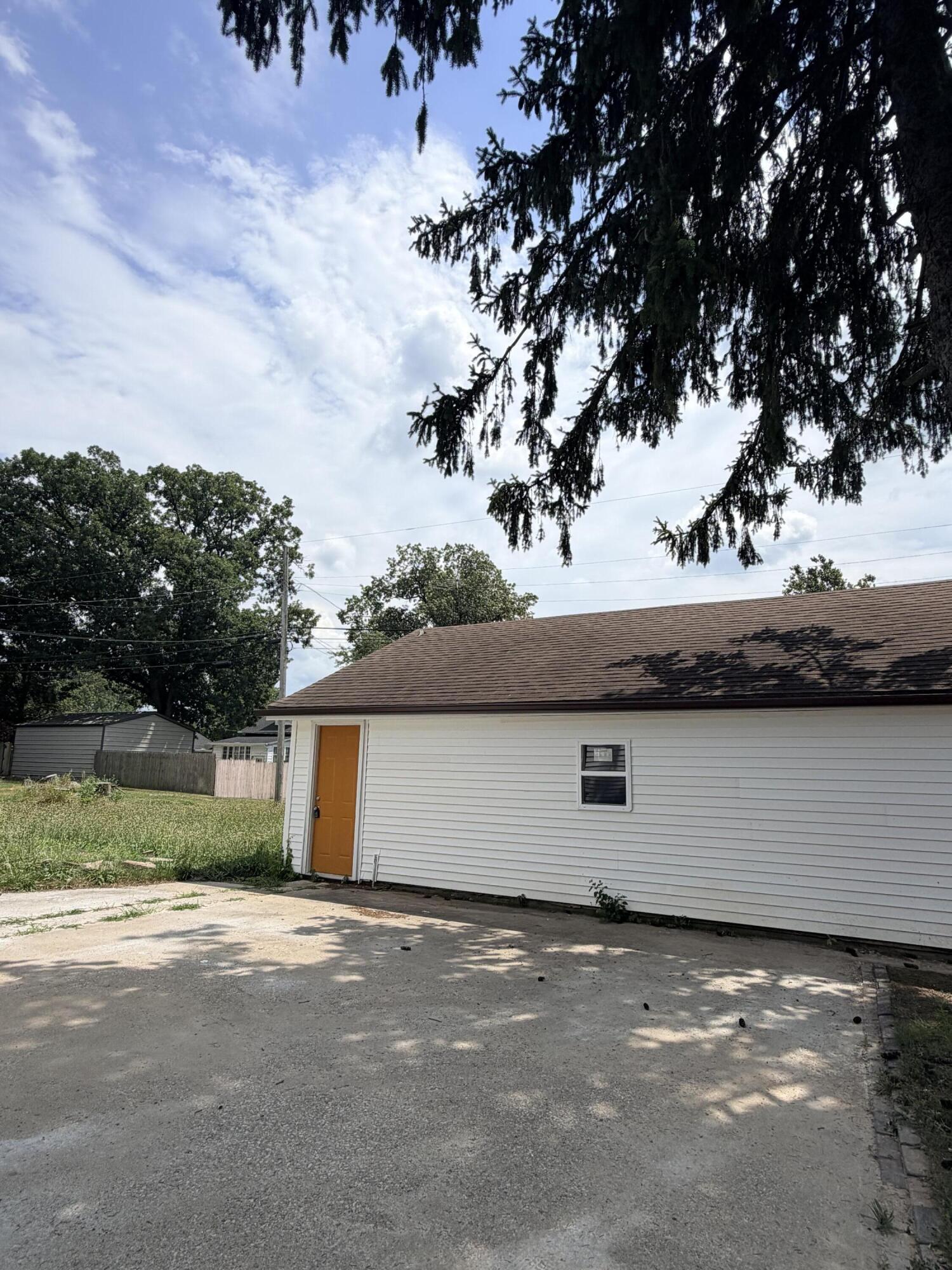 201 Garden Street, North Judson, IN 46366; Image #42