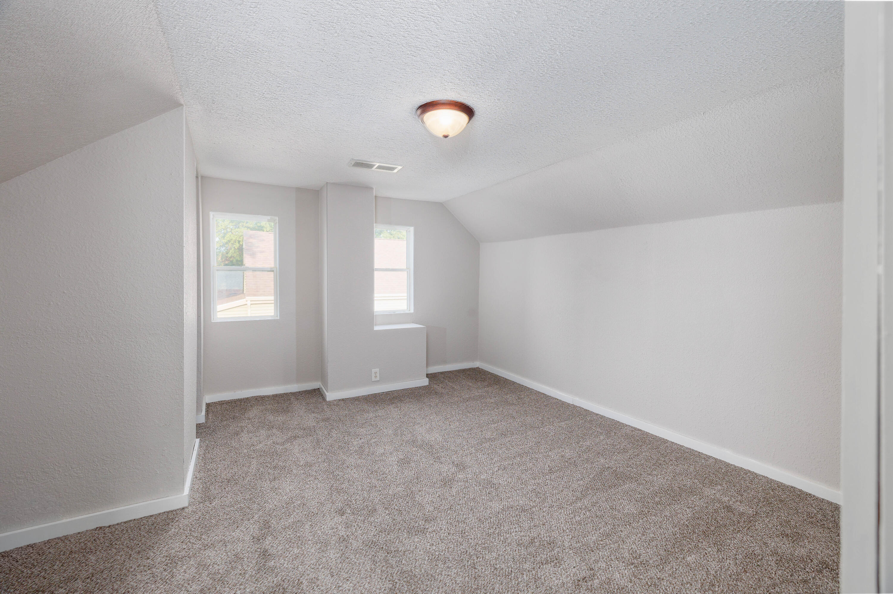 207 E Allen Street, Kentland, IN 47951; Image #27