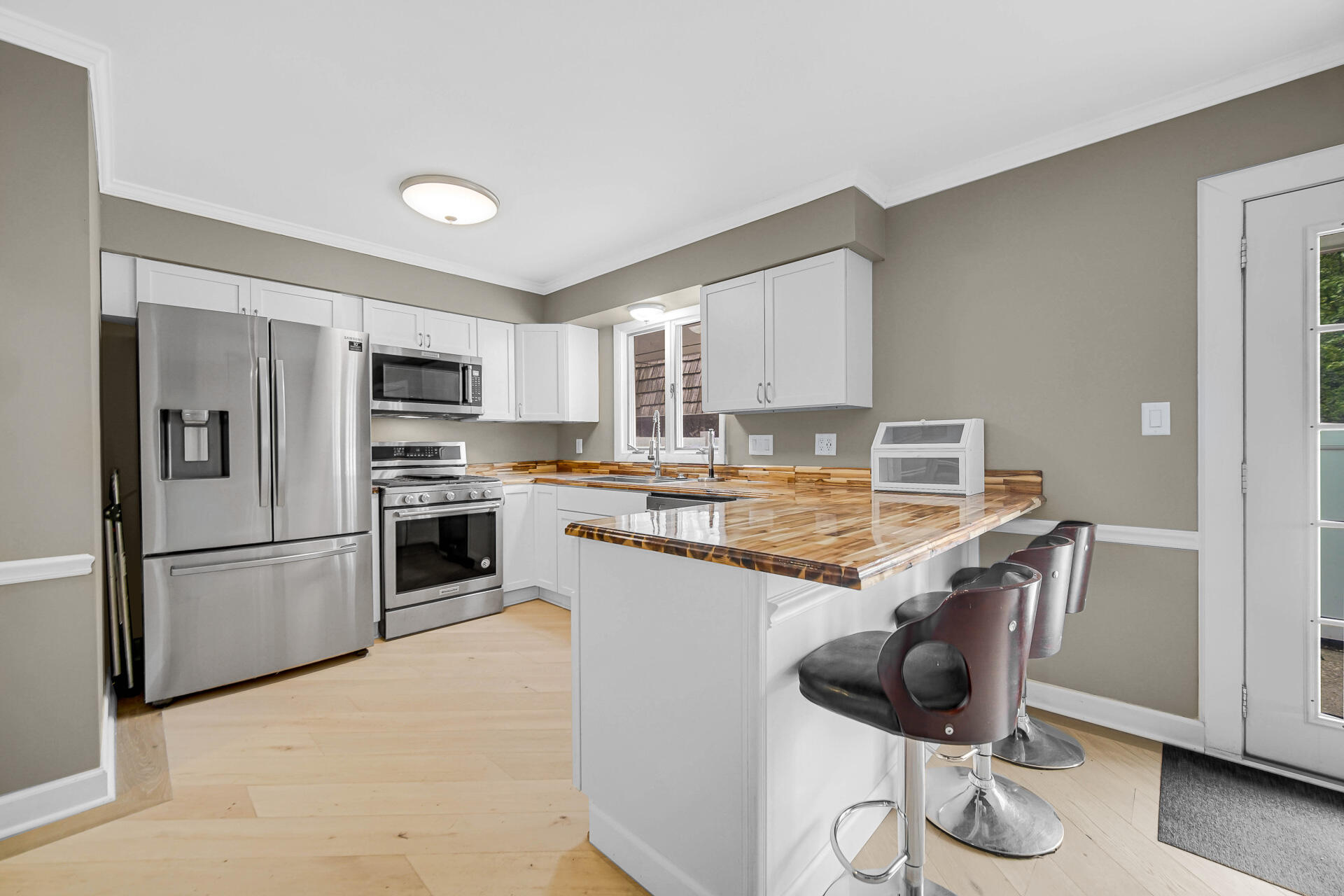 1330 Camellia Drive, Munster, IN 46321; Image #10