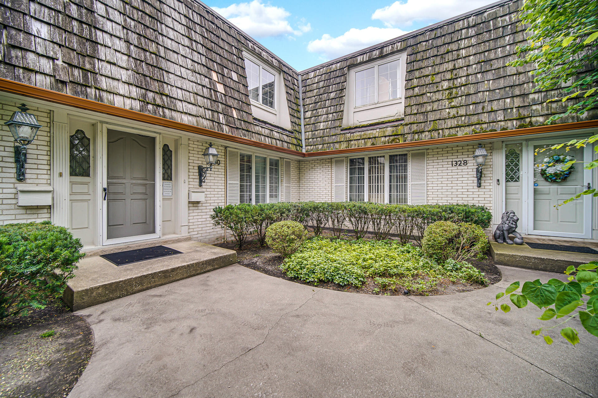 1330 Camellia Drive, Munster, IN 46321; Image #2