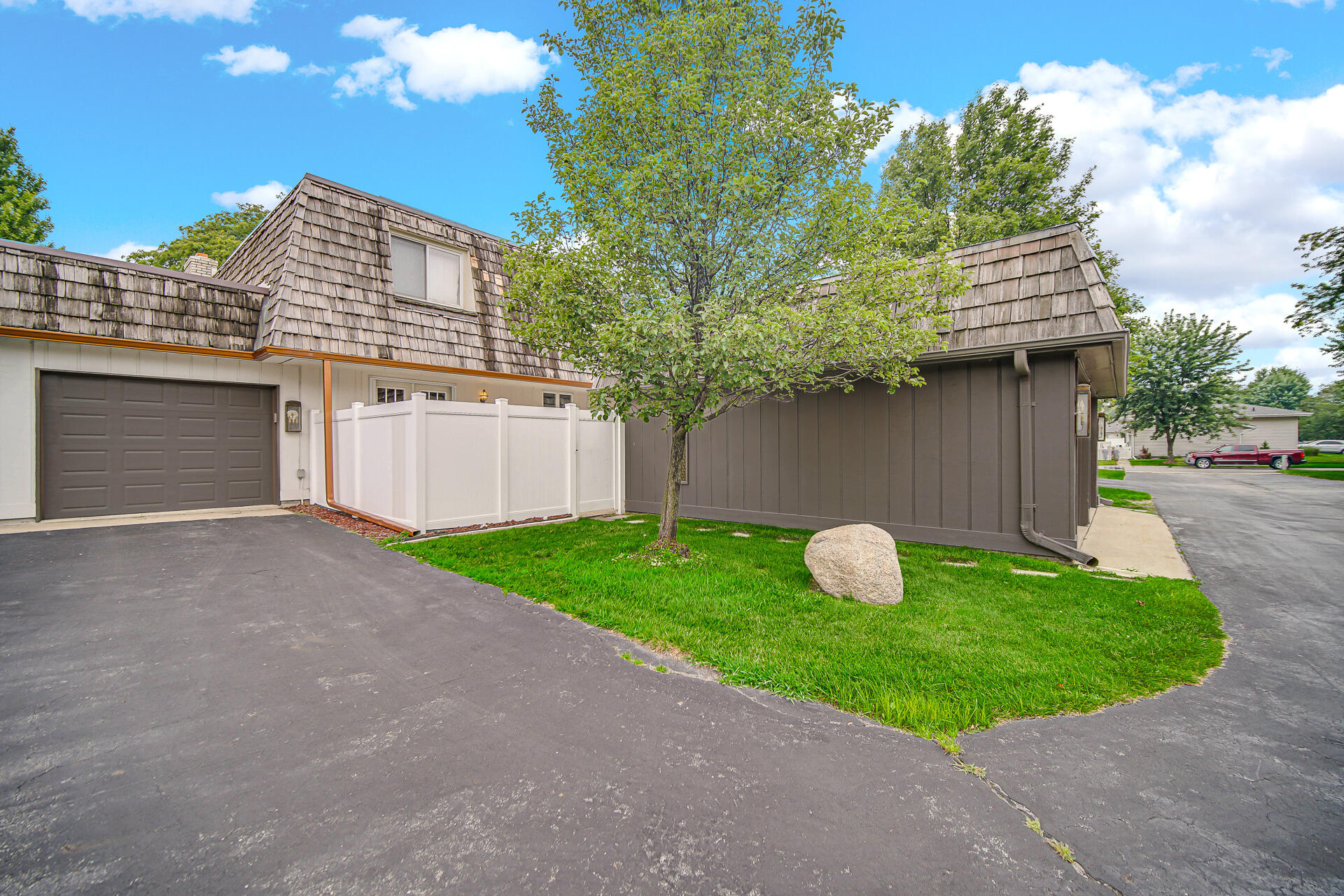 1330 Camellia Drive, Munster, IN 46321; Image #3