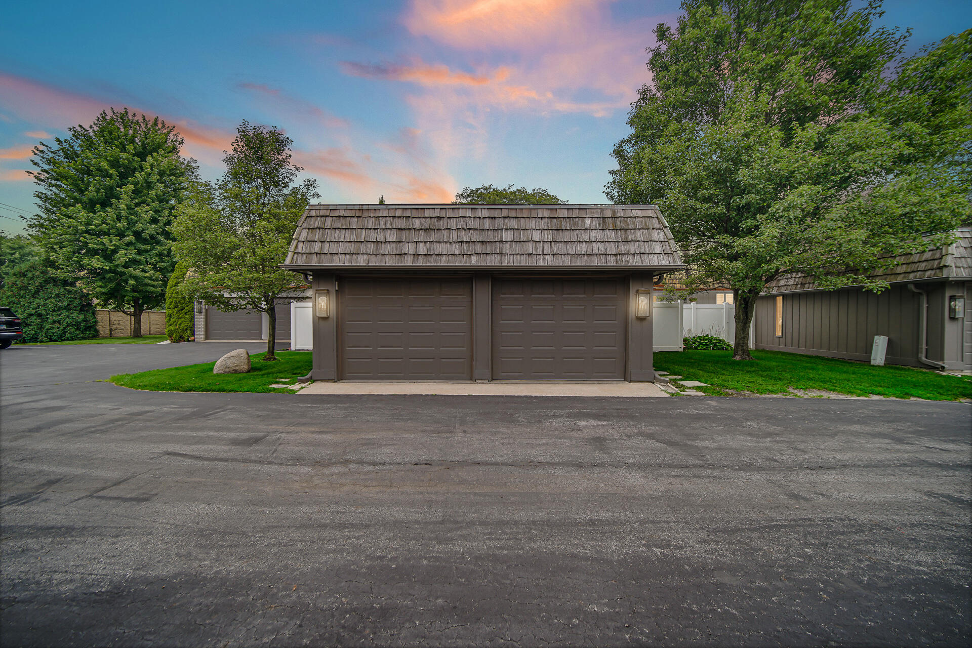 1330 Camellia Drive, Munster, IN 46321; Image #4