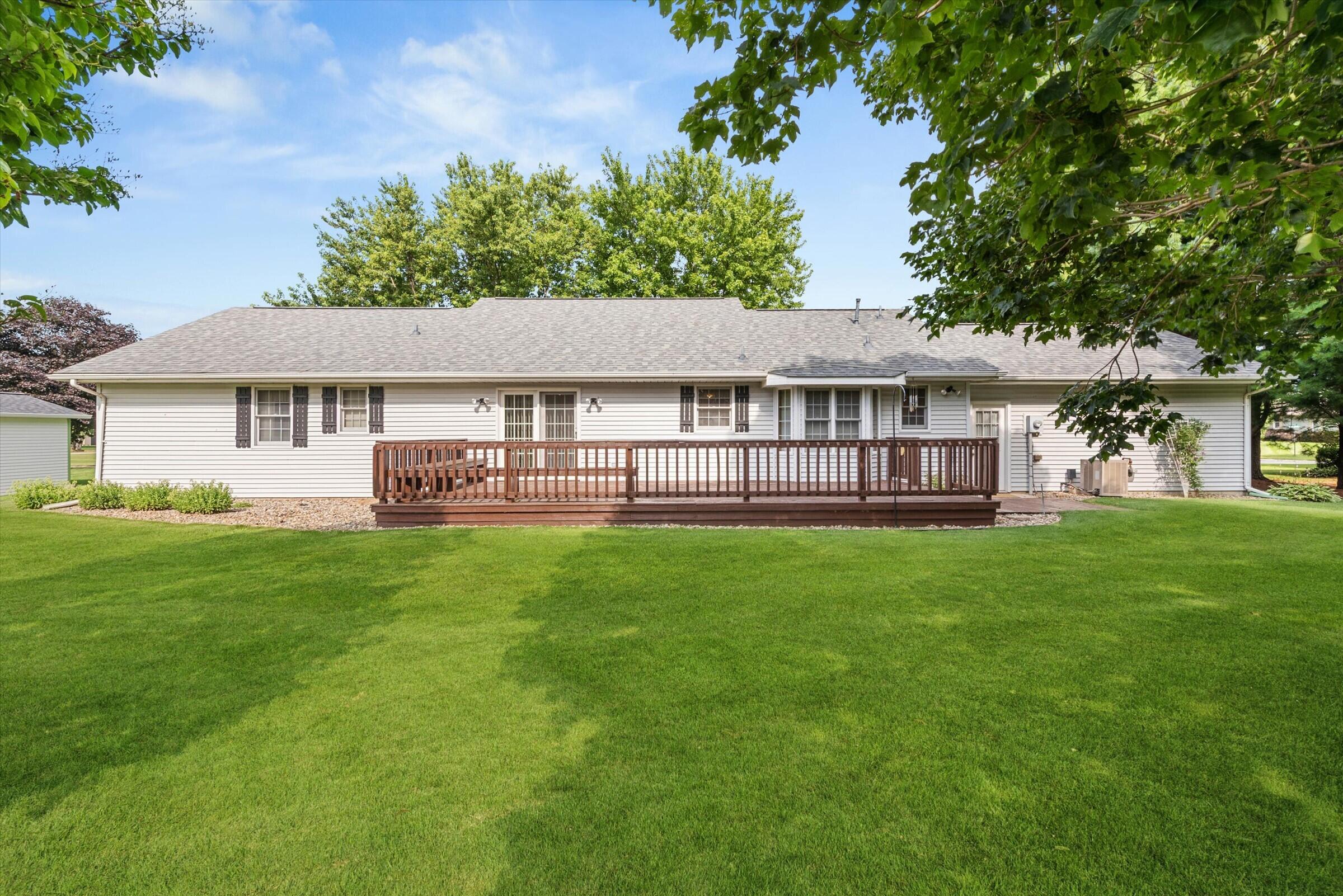 223 Thornhedge Drive, Valparaiso, IN 46383; Image #11